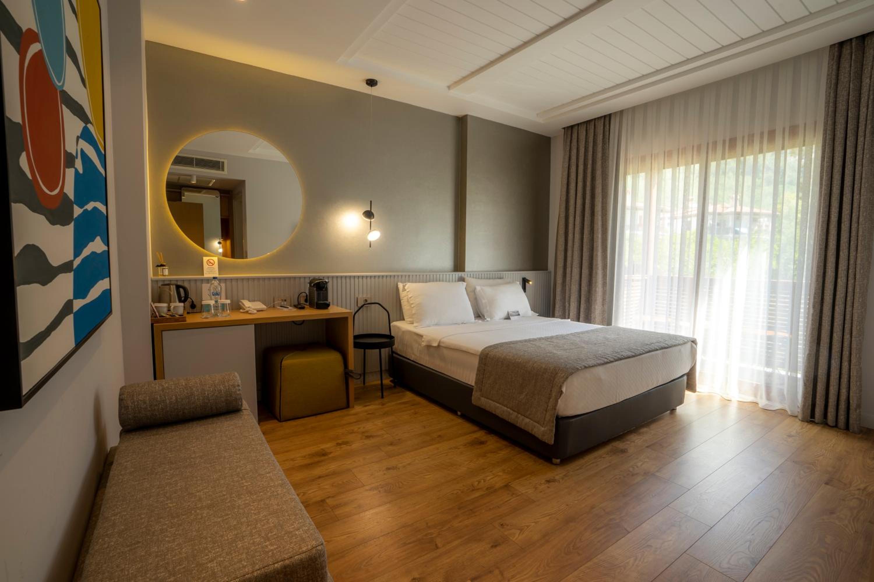 Standard Double Room - Photo 2