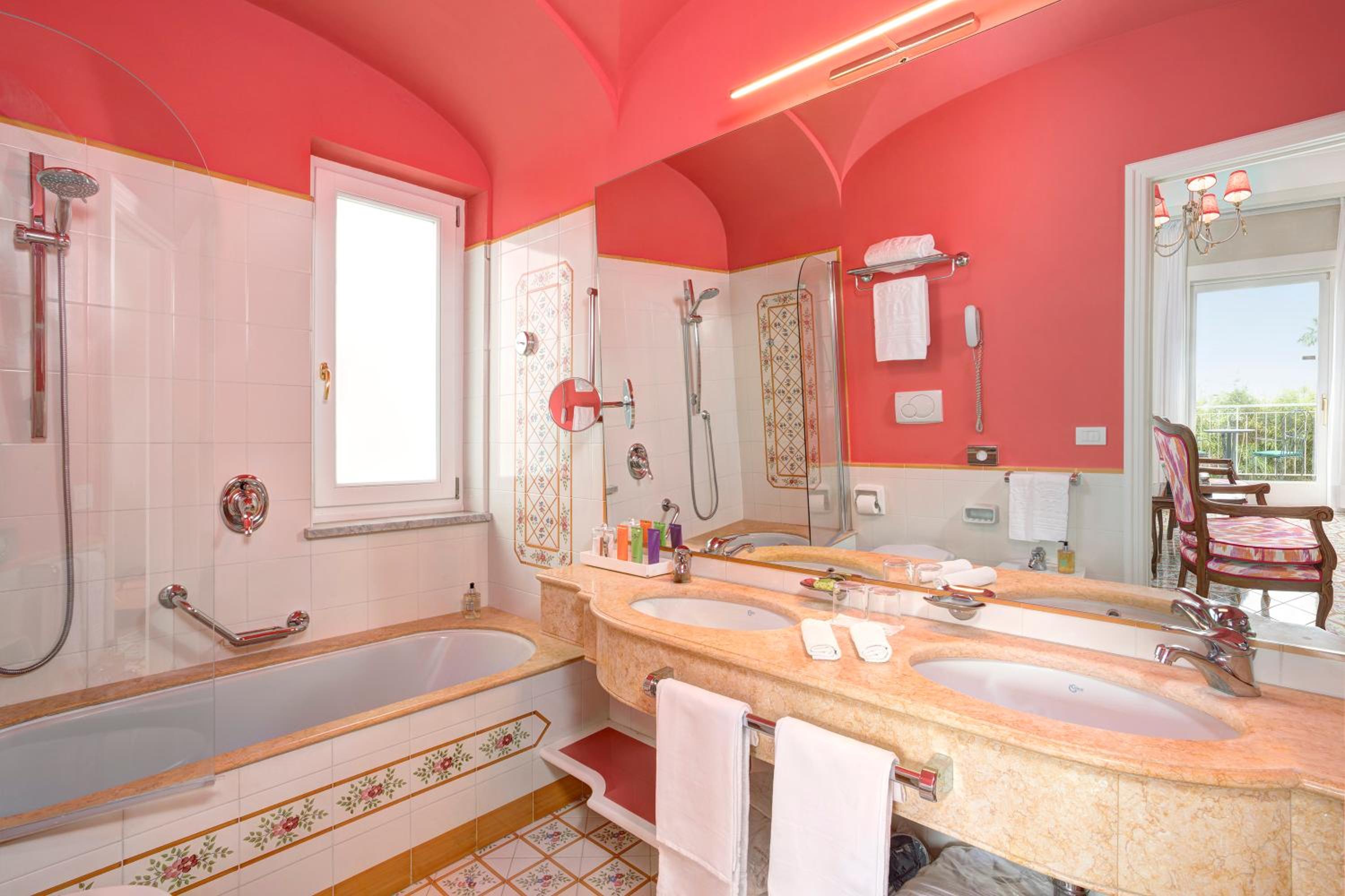 Standard Double or Twin Room - Photo 7