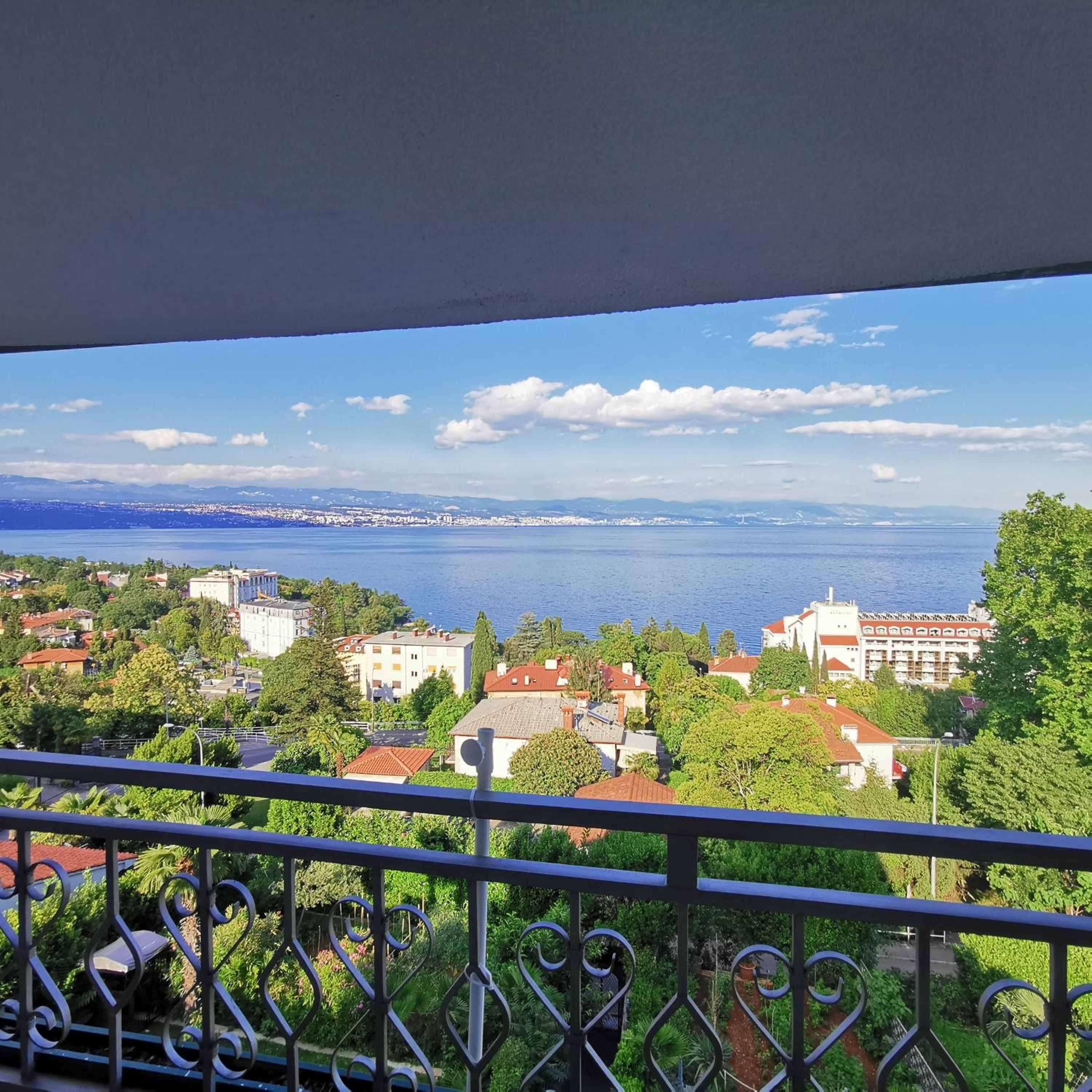 Apartment with Sea View photo 3