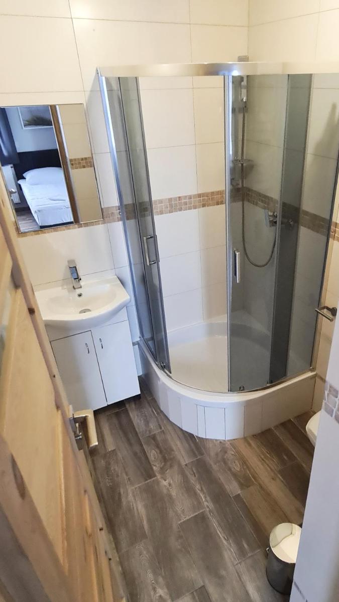 Family Room with Private Bathroom photo 1