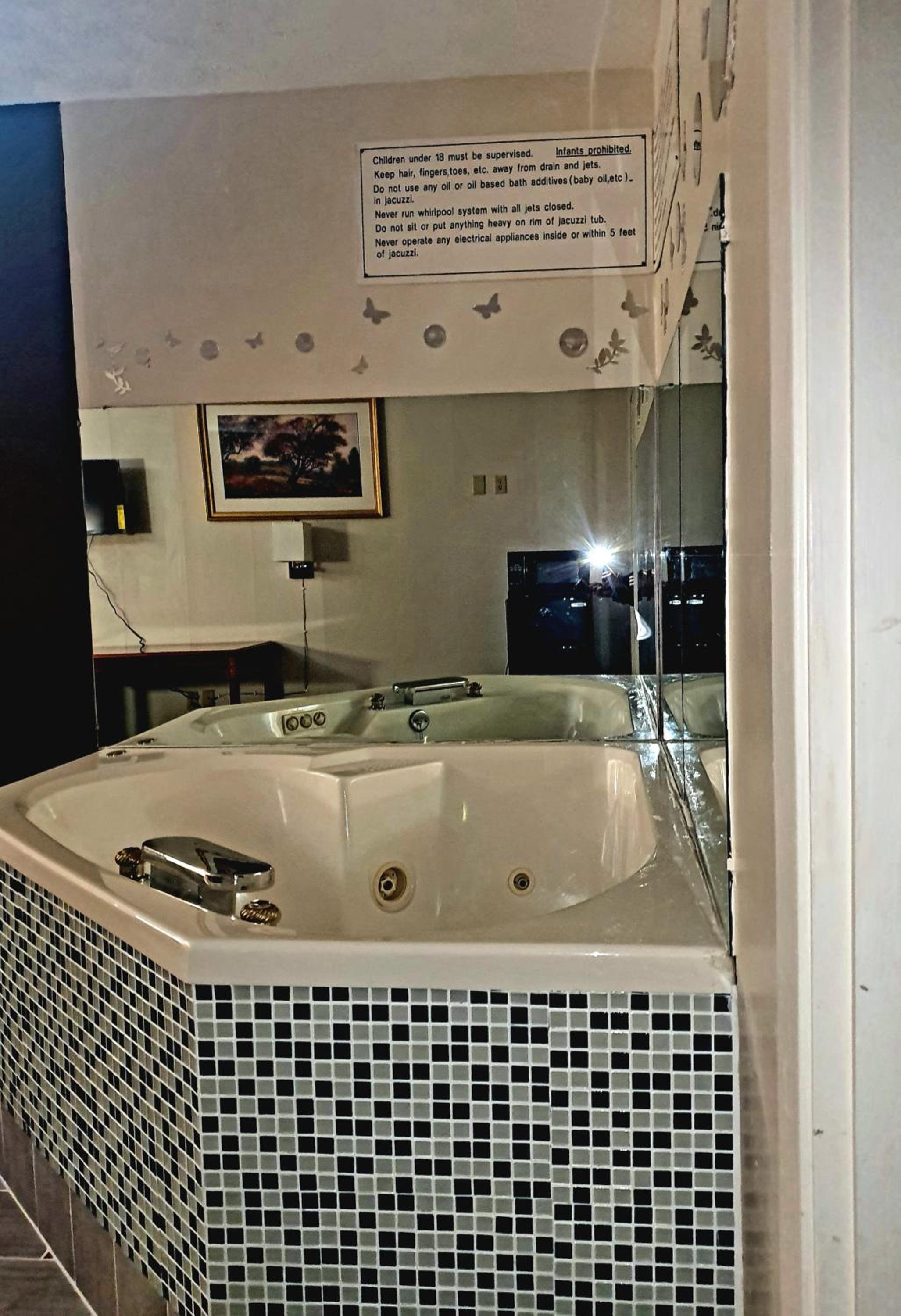Deluxe Double Room - Photo 9