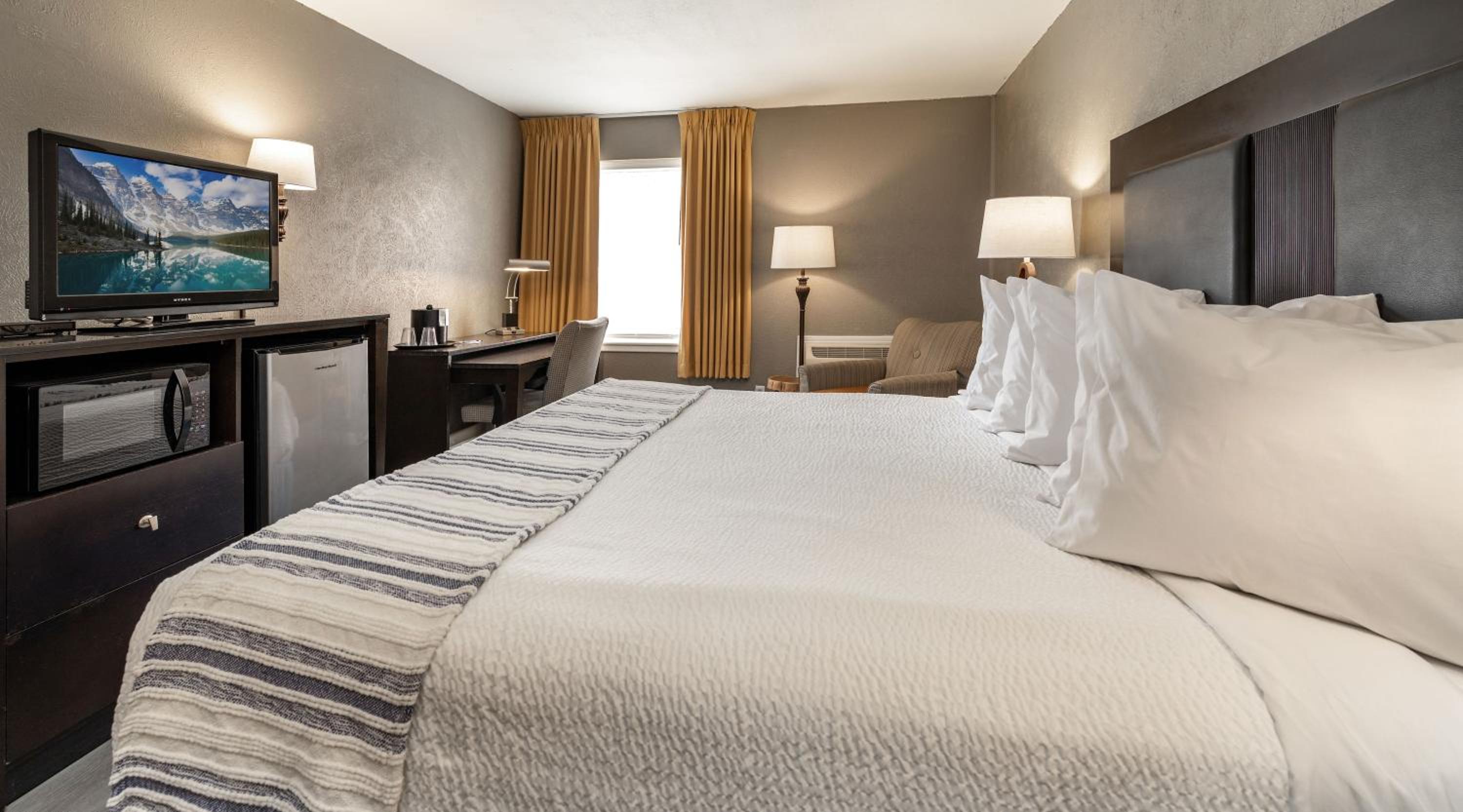 Standard King Room photo 3
