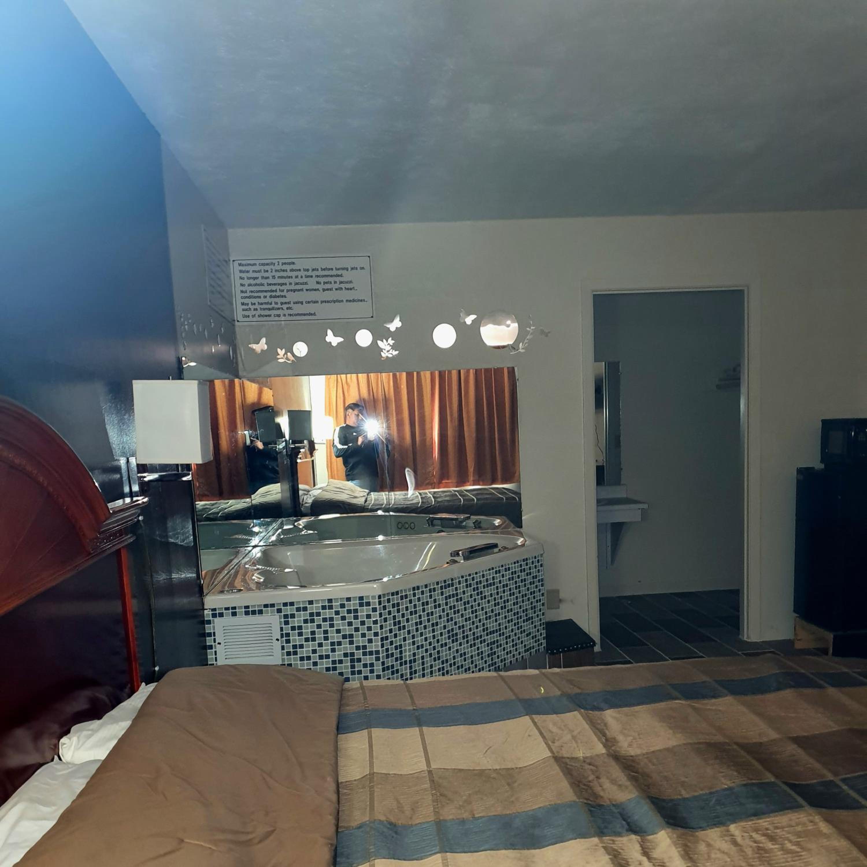 Deluxe Double Room - Photo 8