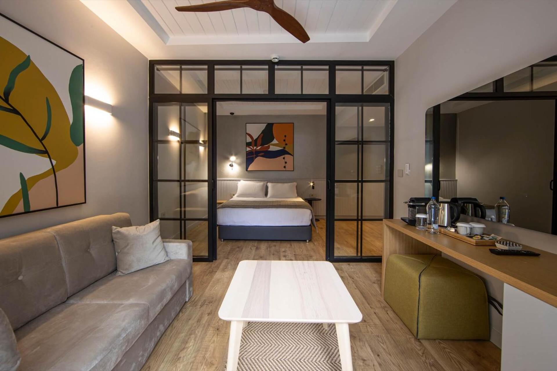 Executive Suite - Photo 2