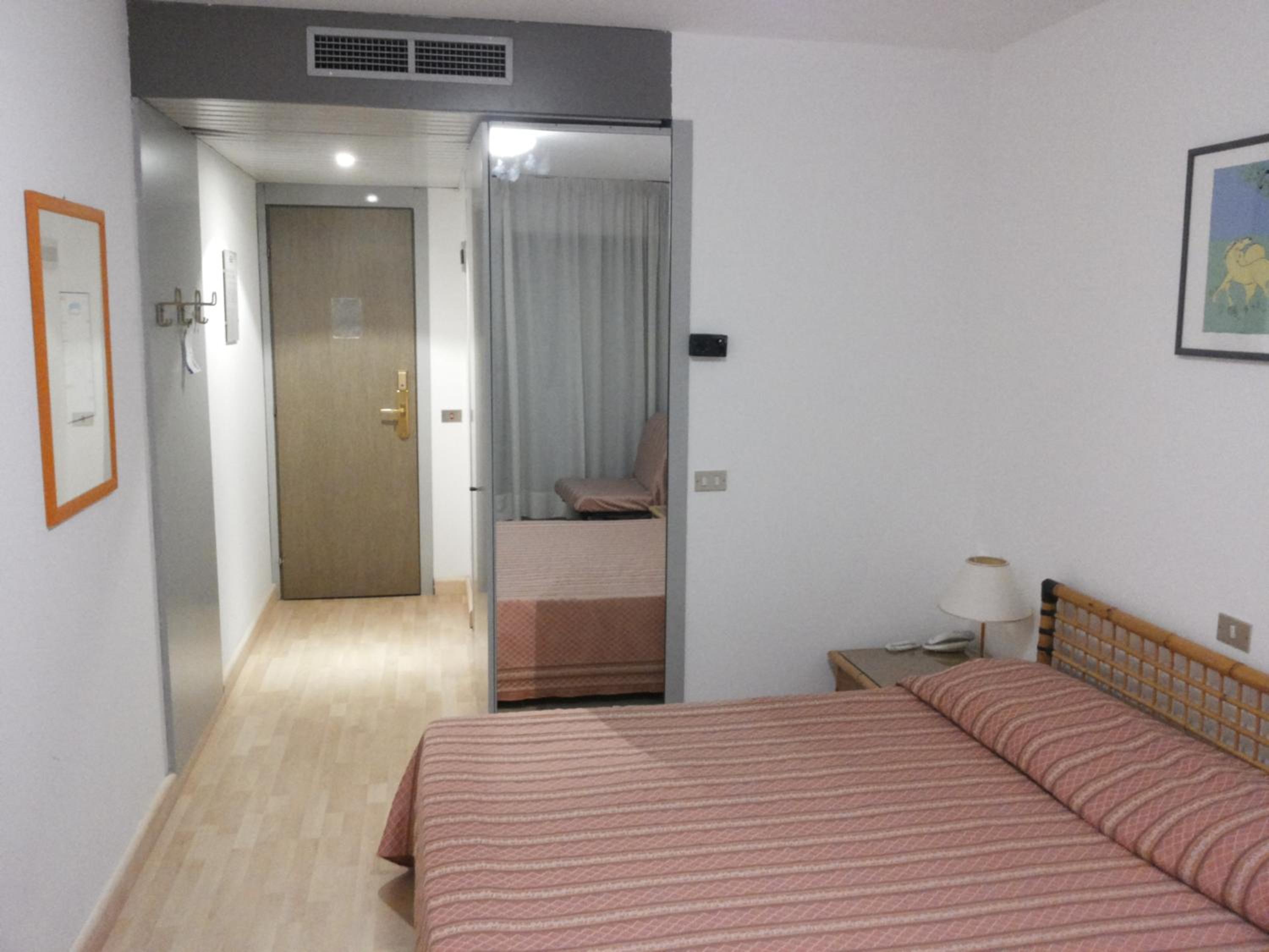 Classic Double or Twin Room - Photo 2