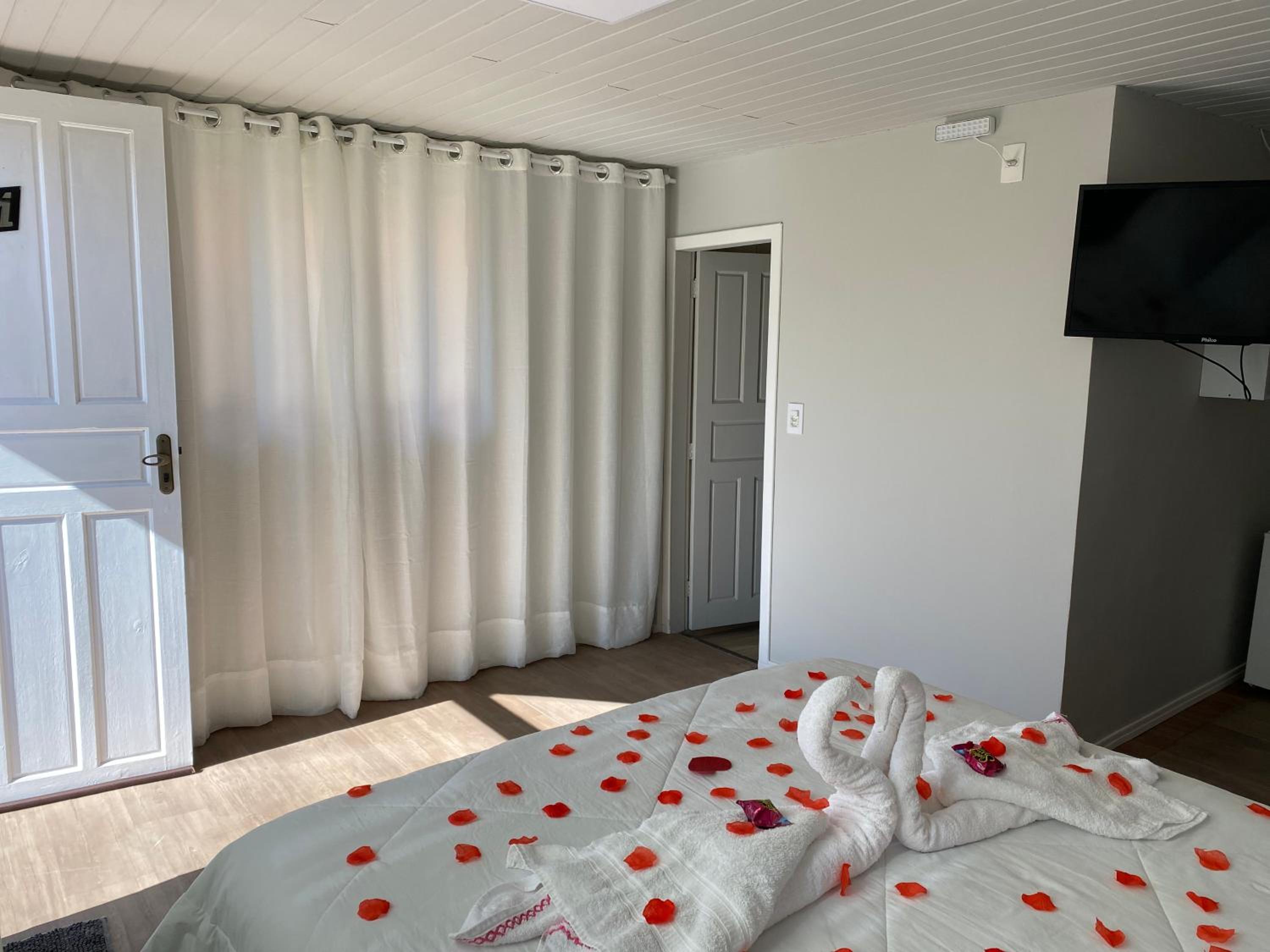 One-Bedroom Chalet - Photo 7