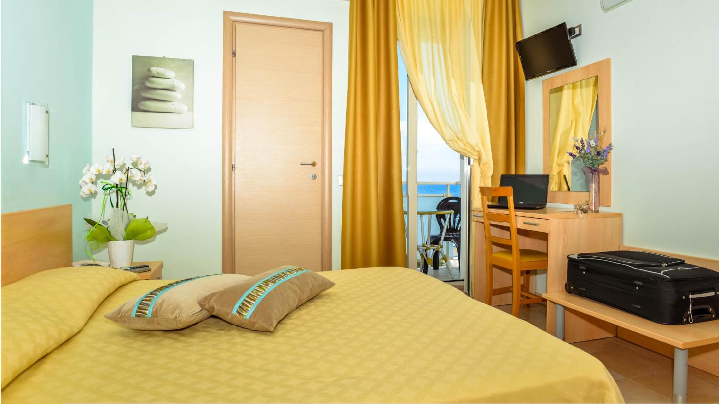 Double or Twin Room with Balcony photo 1