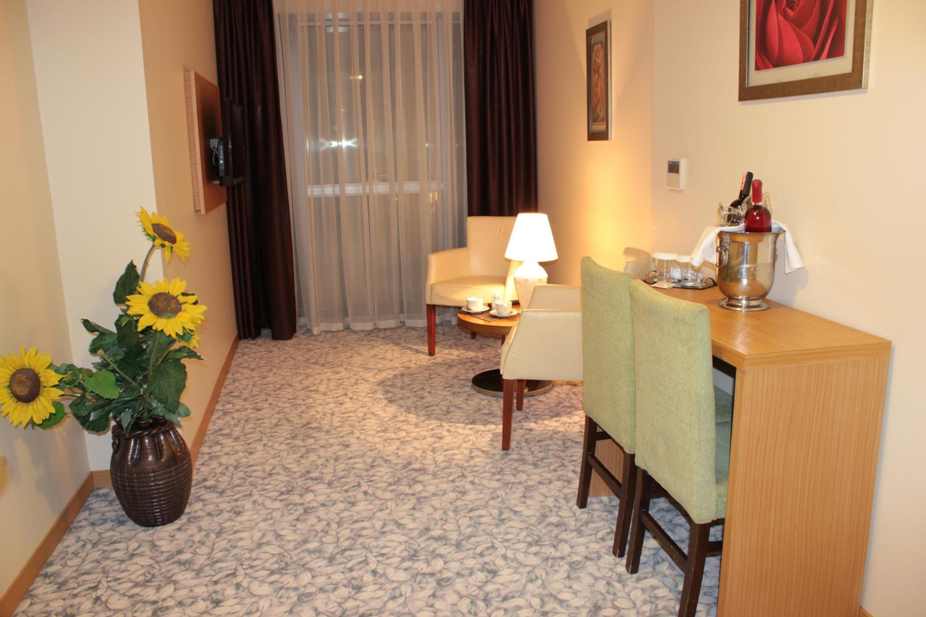 Executive Suite photo 1