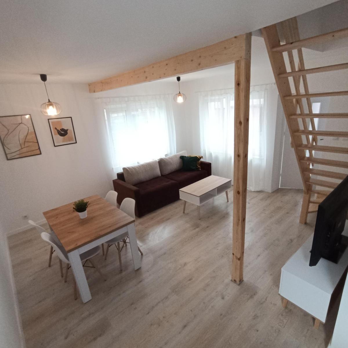 Two-Bedroom House - Photo 3