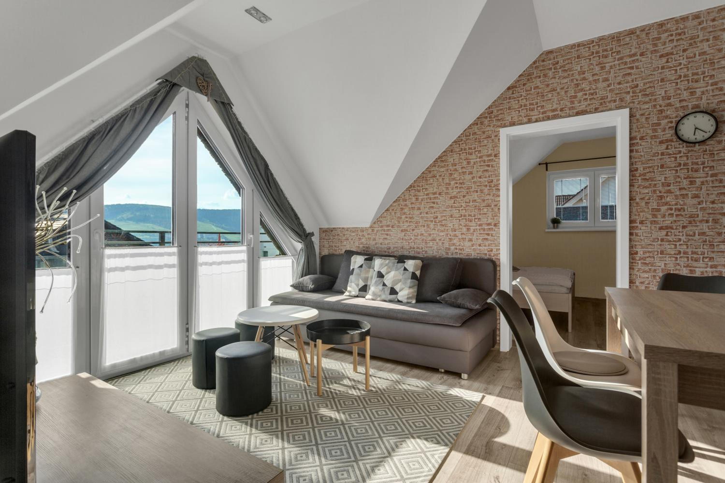 Apartment With Mountain View photo 3