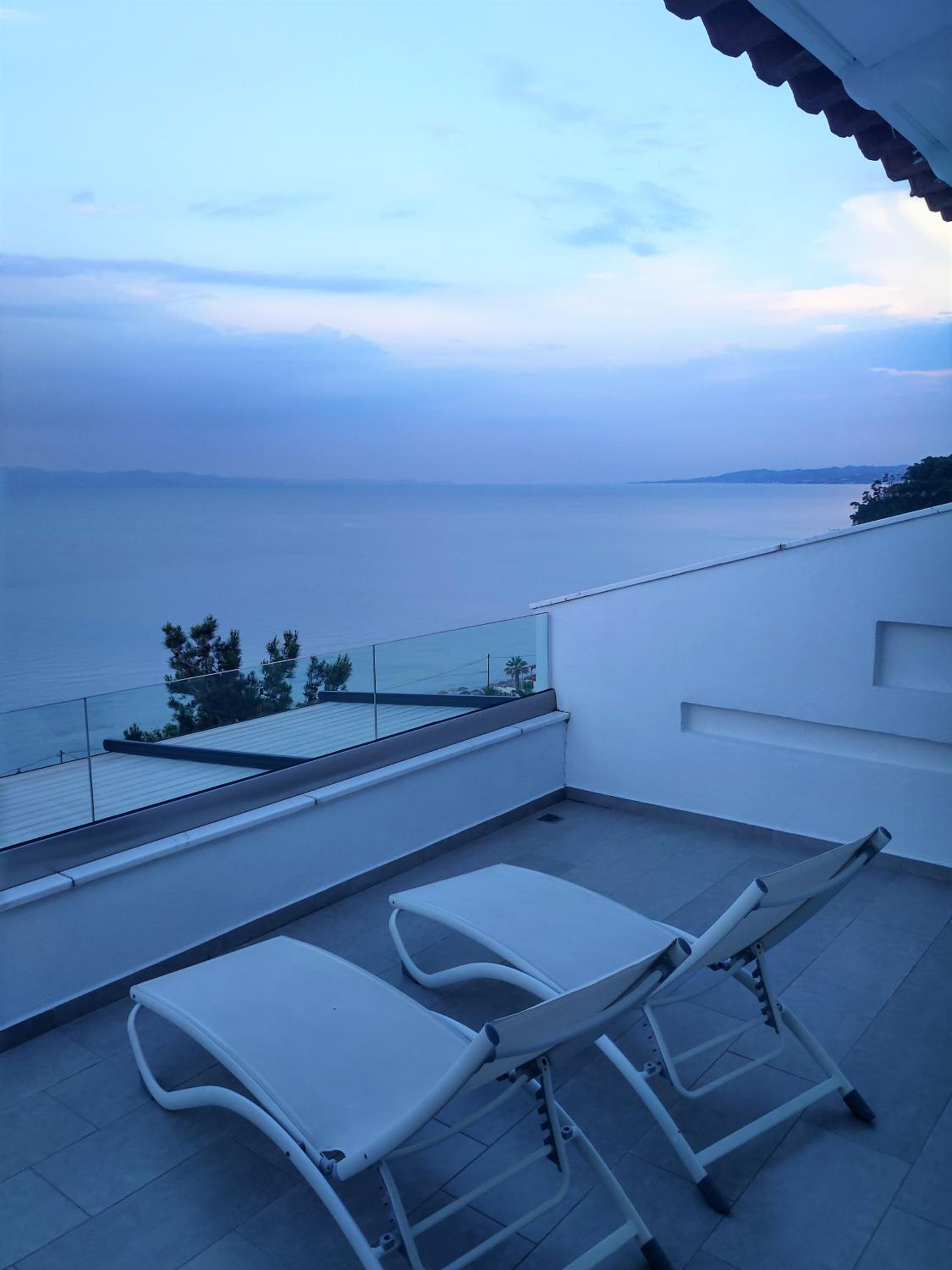 Apartment with Sea View - Photo 21