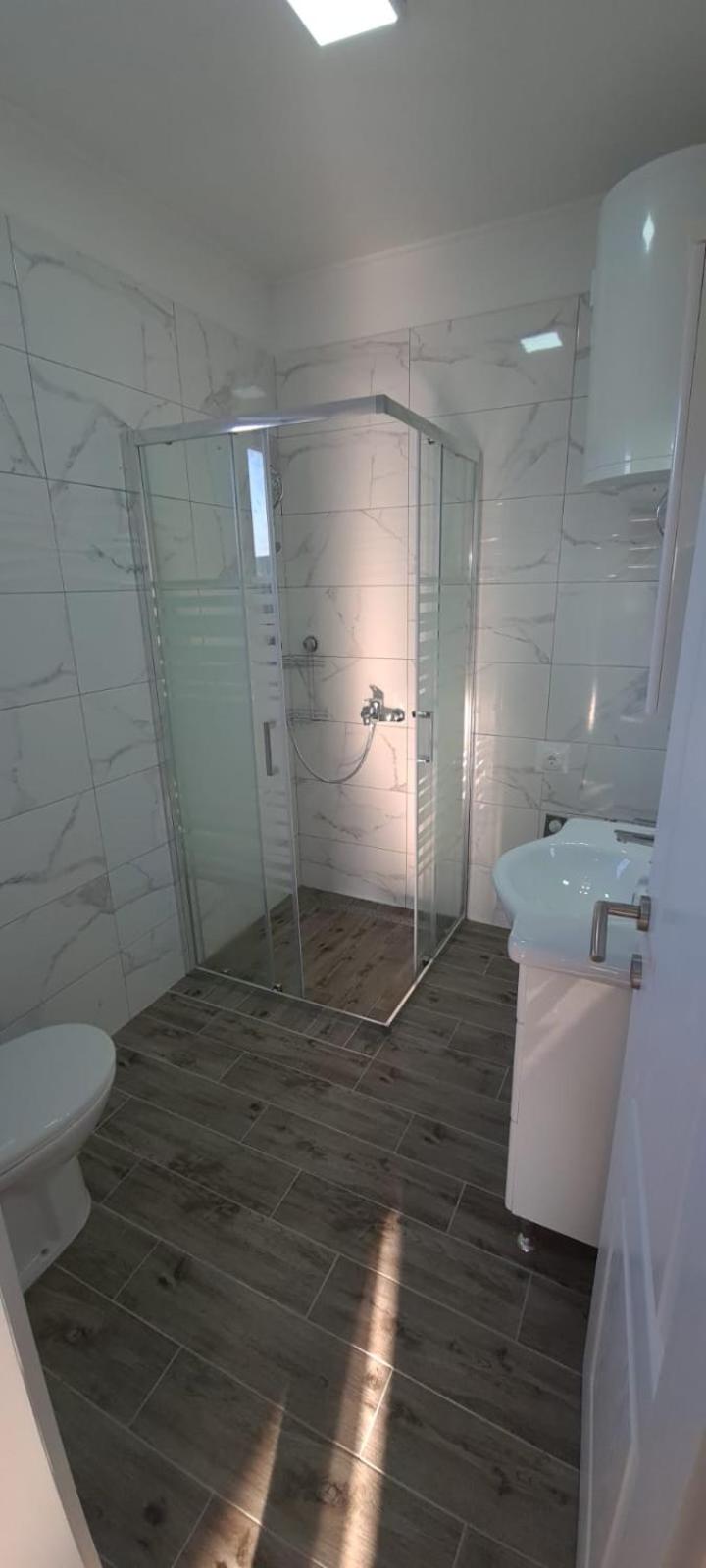 One-Bedroom Apartment - Photo 12