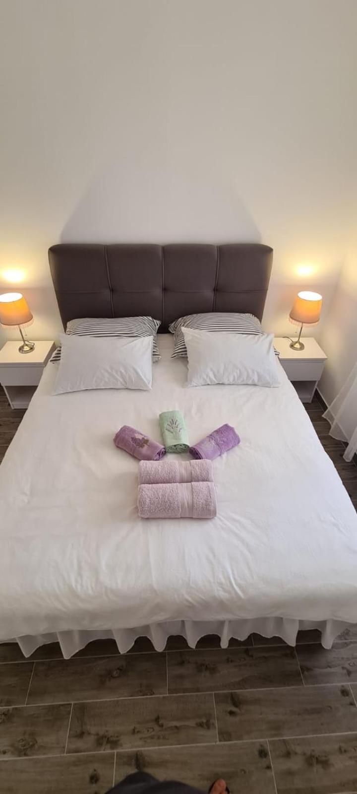 One-Bedroom Apartment - Photo 1