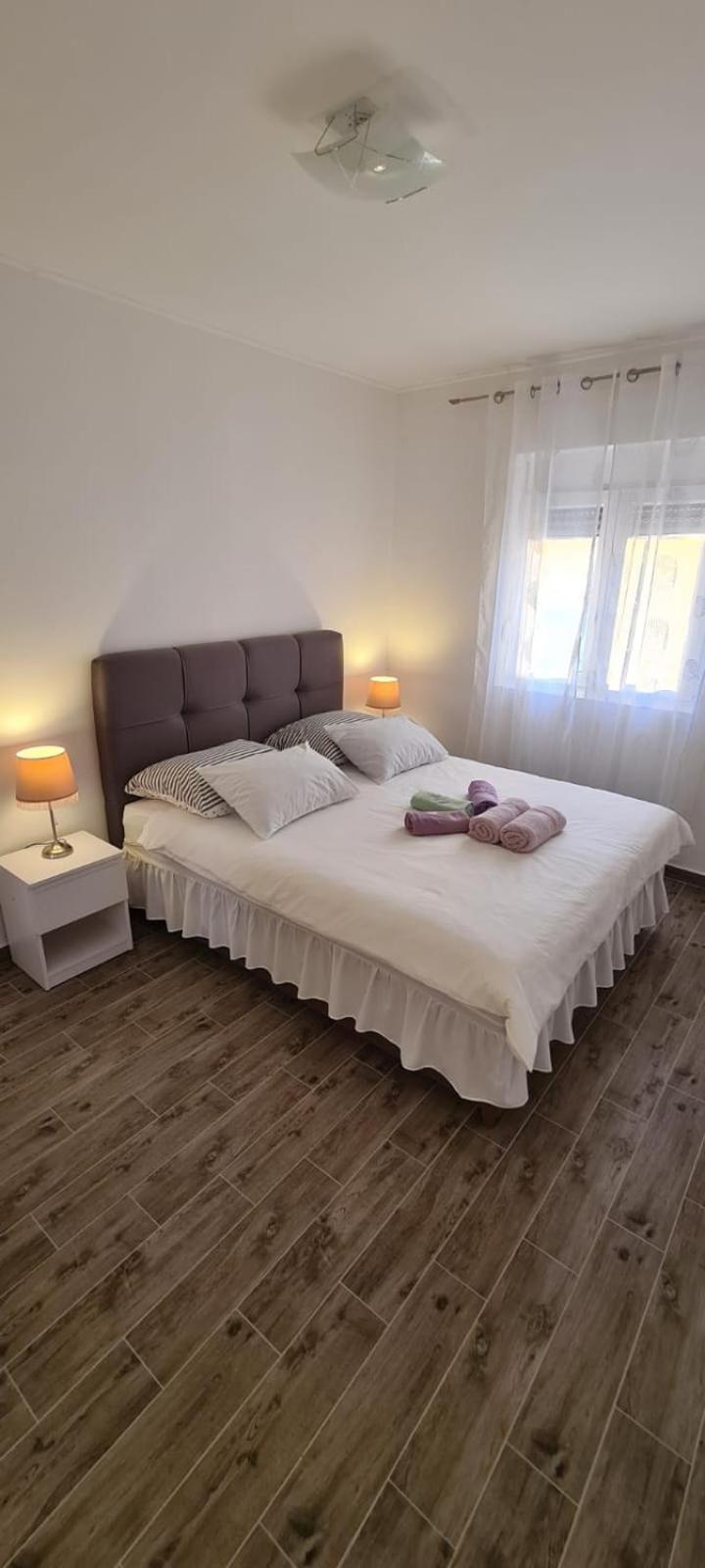 One-Bedroom Apartment - Photo 5