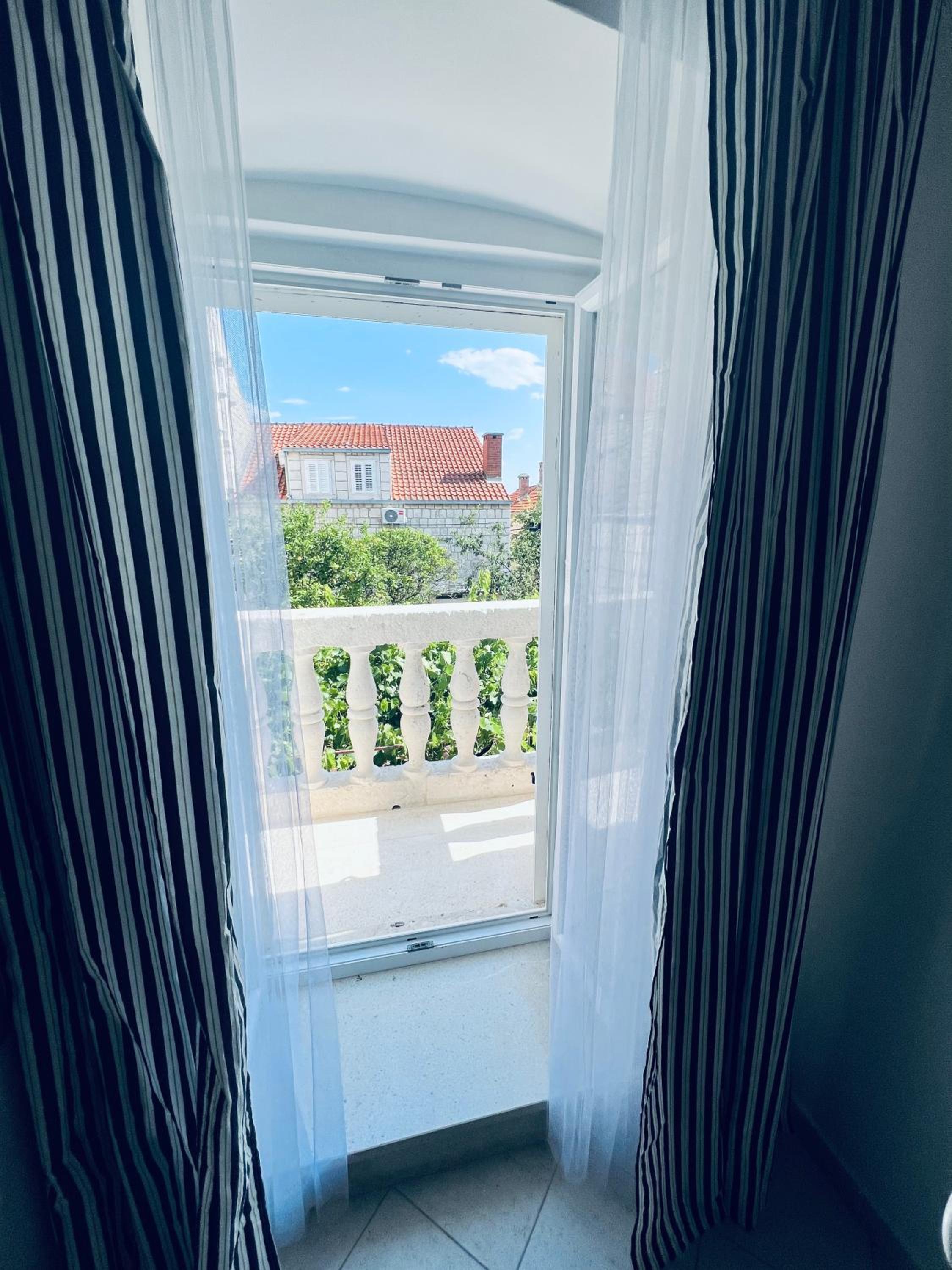Studio with Balcony photo 1