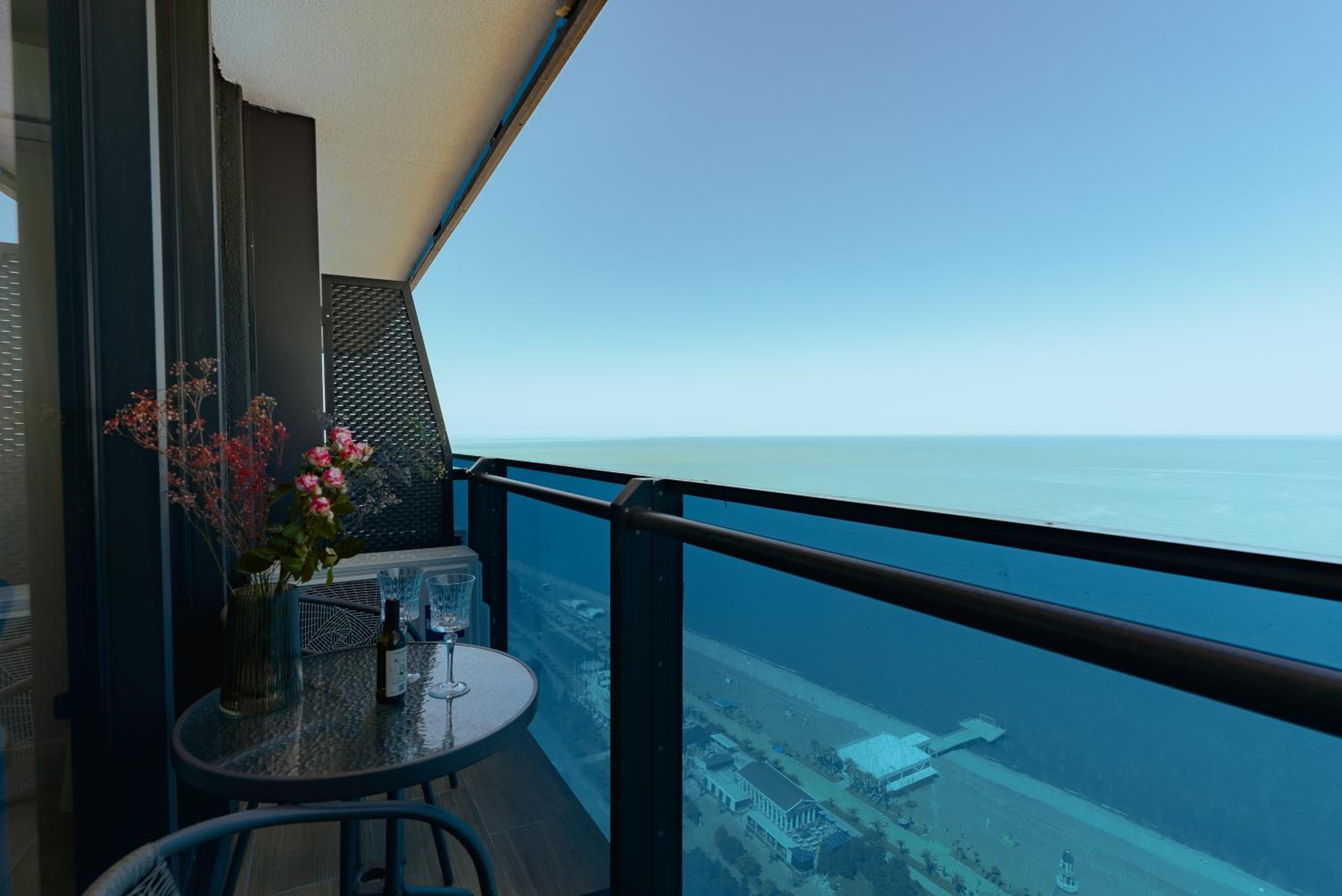 Studio Apartment with Sea View photo 2