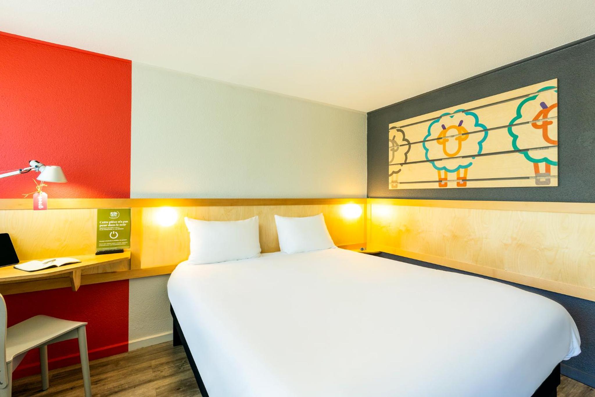 Standard Twin Room - Photo 1