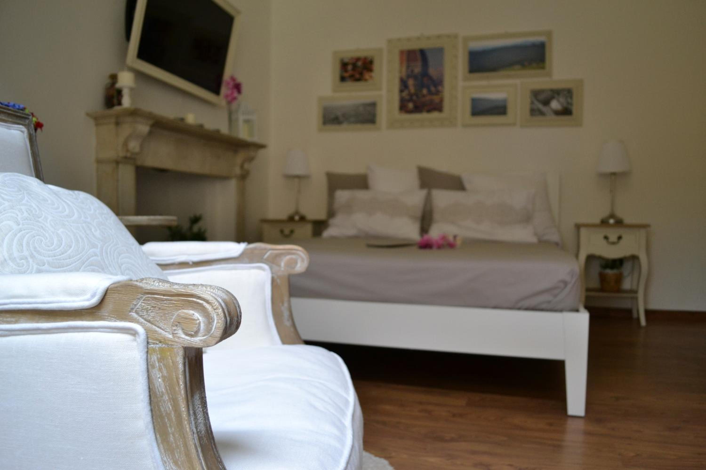 Junior Suite with Balcony and River View photo 2