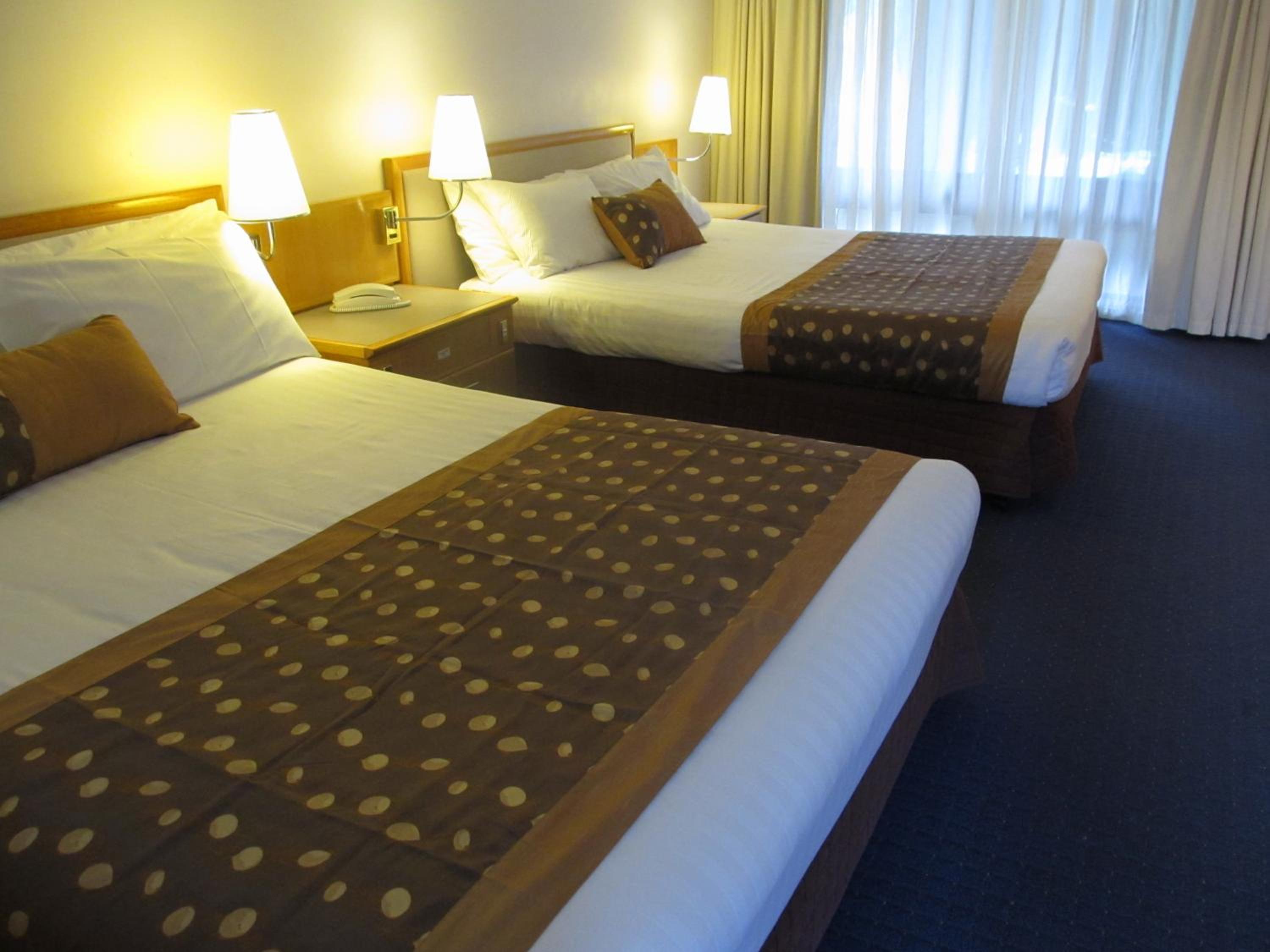 Superior Queen Room with Two Queen Beds - Photo 5