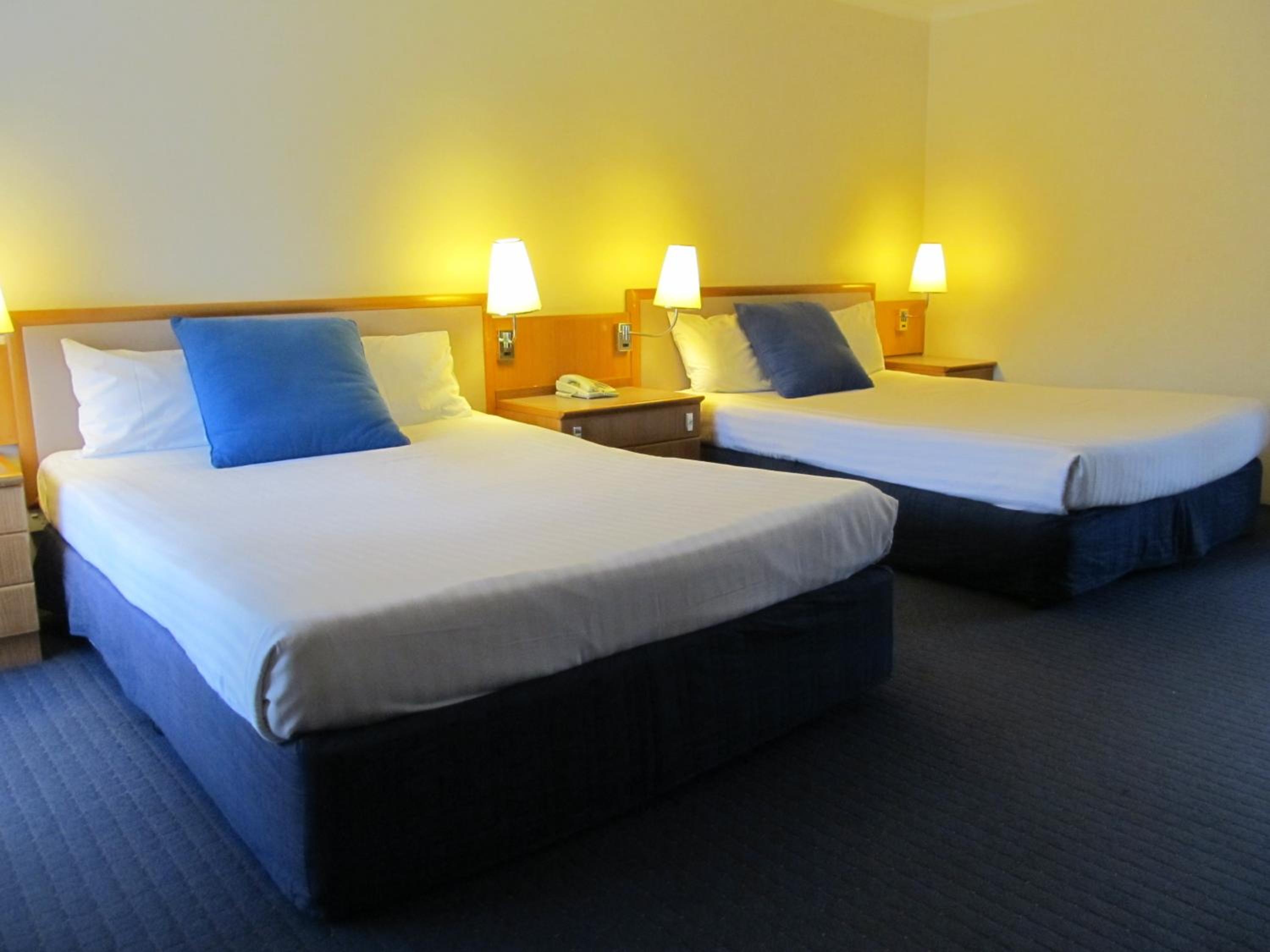 Superior Queen Room with Two Queen Beds - Photo 3