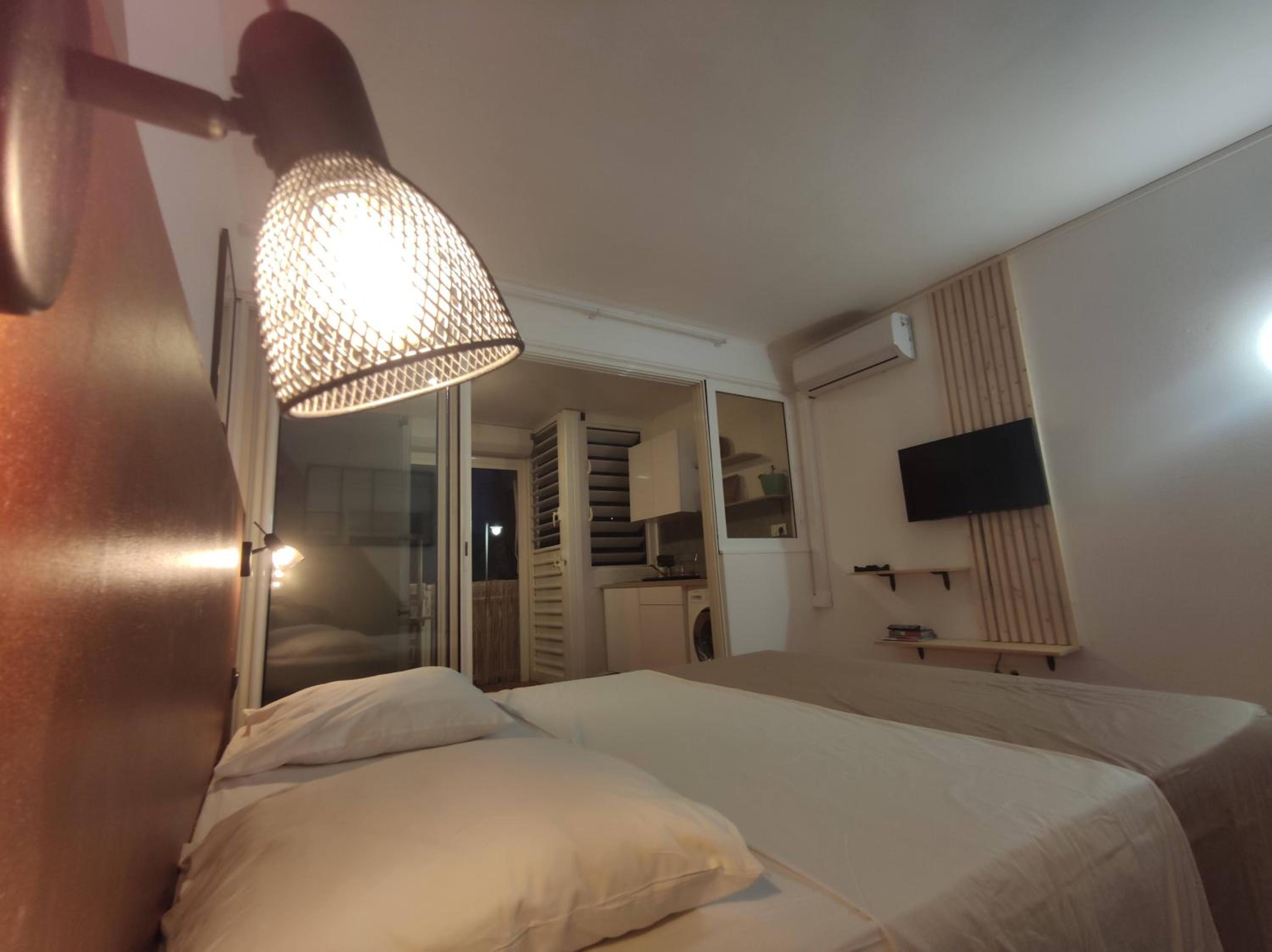 One-Bedroom Apartment - Photo 1