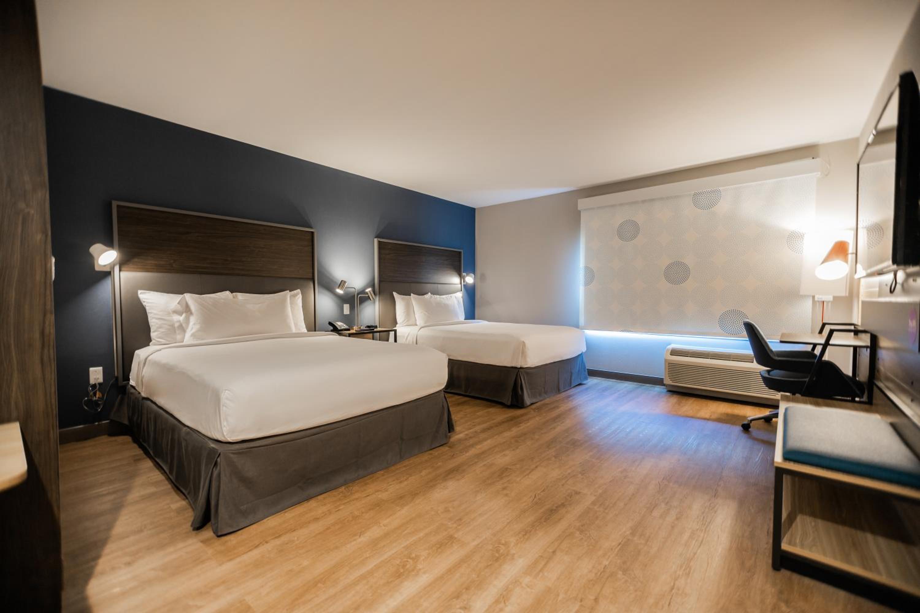 Queen Room with Two Queen Beds and Roll-In Shower - Mobility and Hearing Access