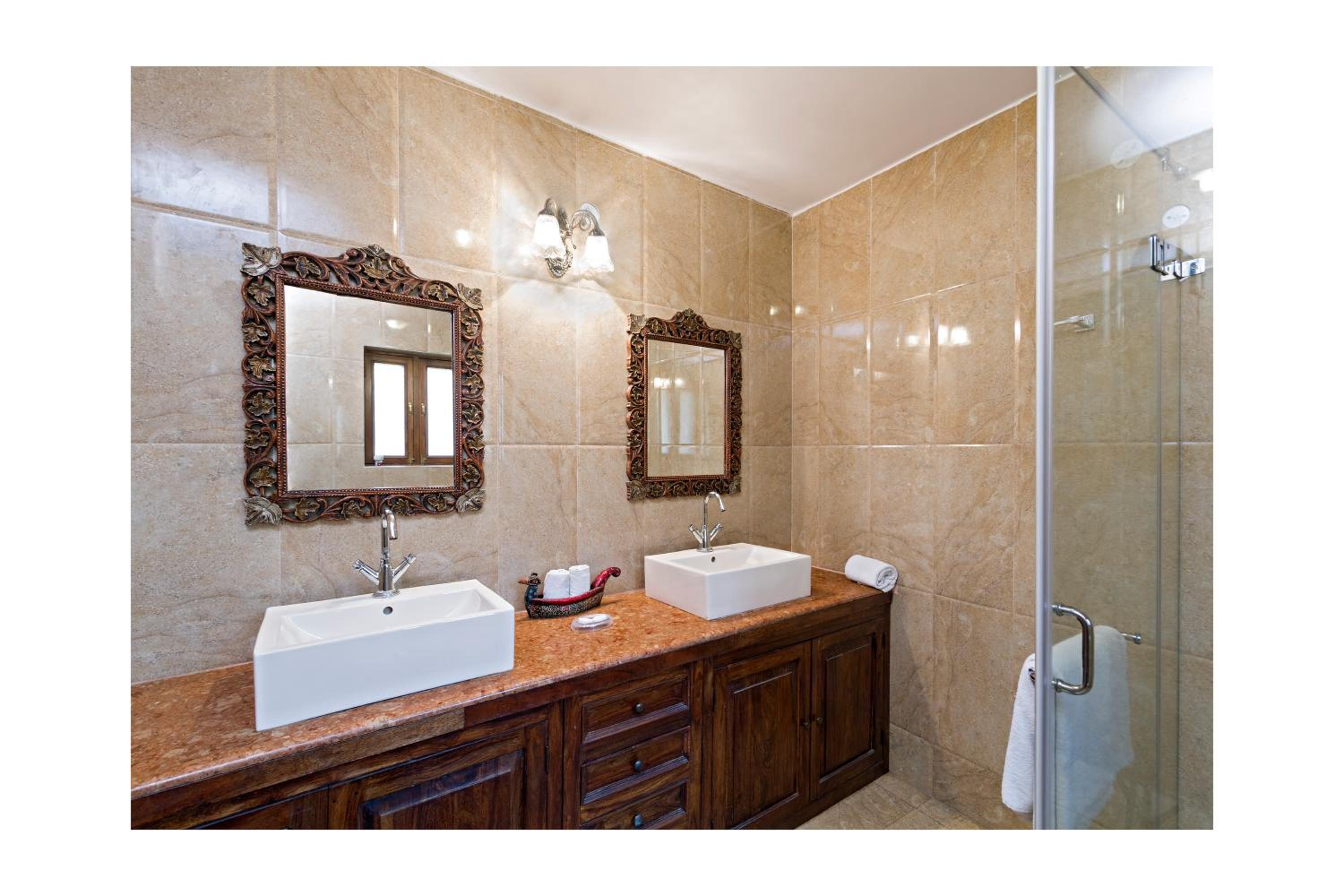 Super Deluxe Double room with complimentary Airport pickup. - Photo 3