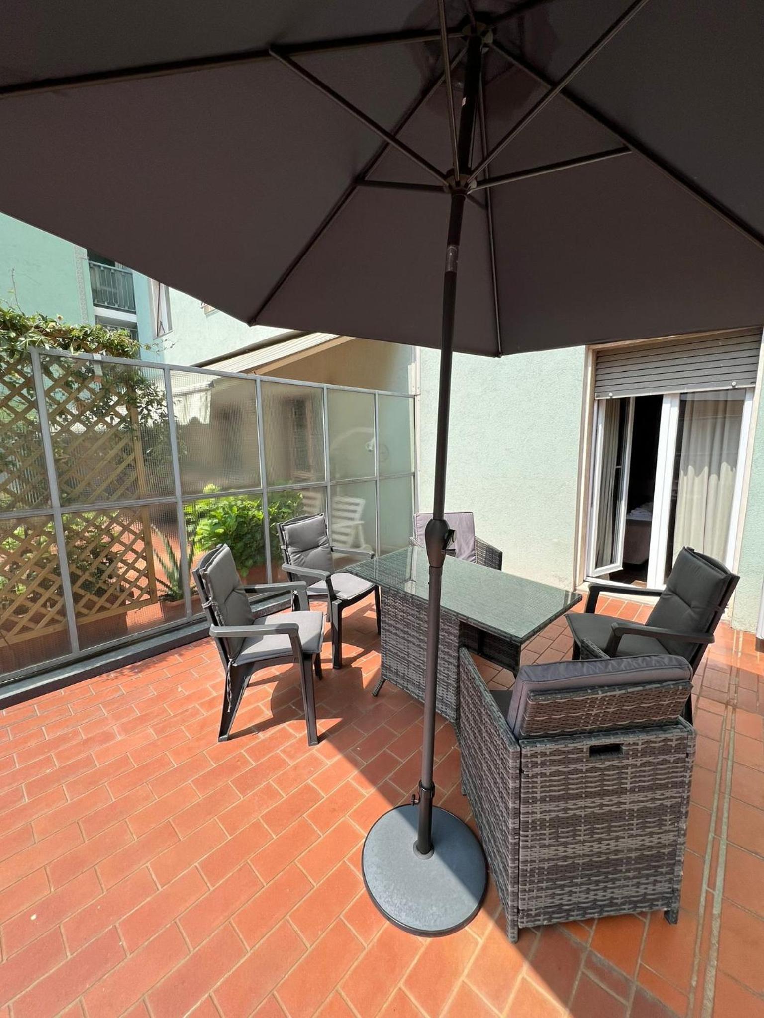 Double or Twin Room with Private Bathroom - Photo 8