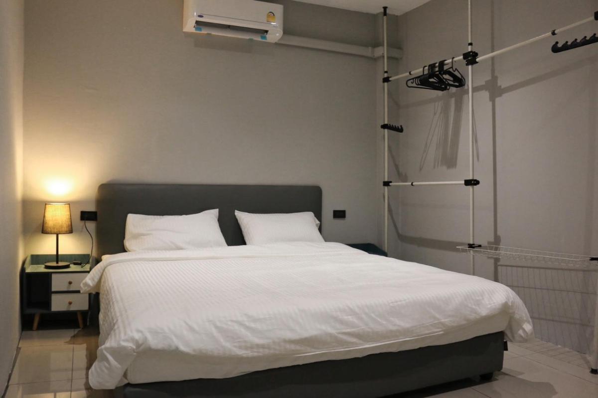 Apartment with Shower photo 3