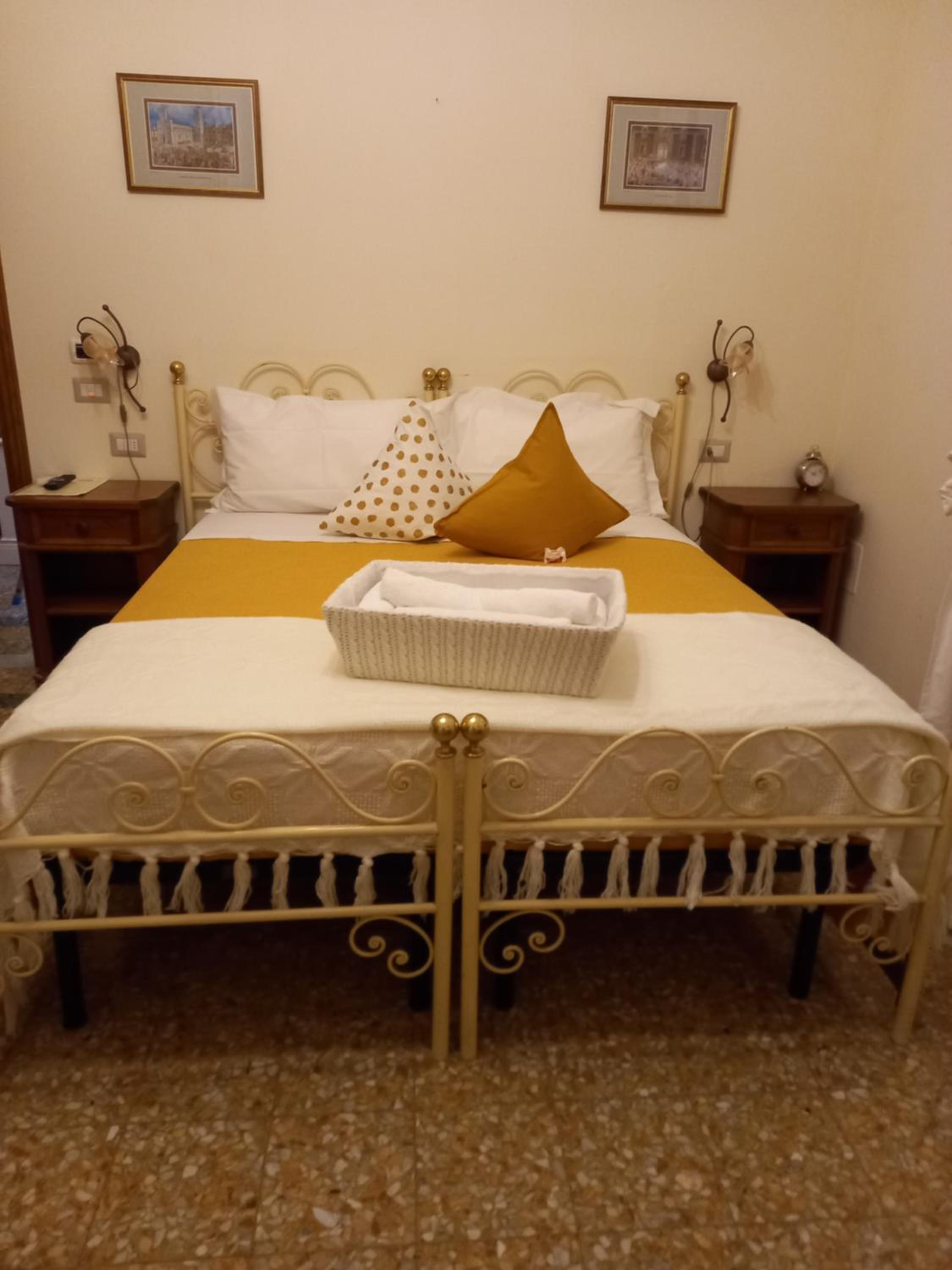 Twin Room with Private Bathroom