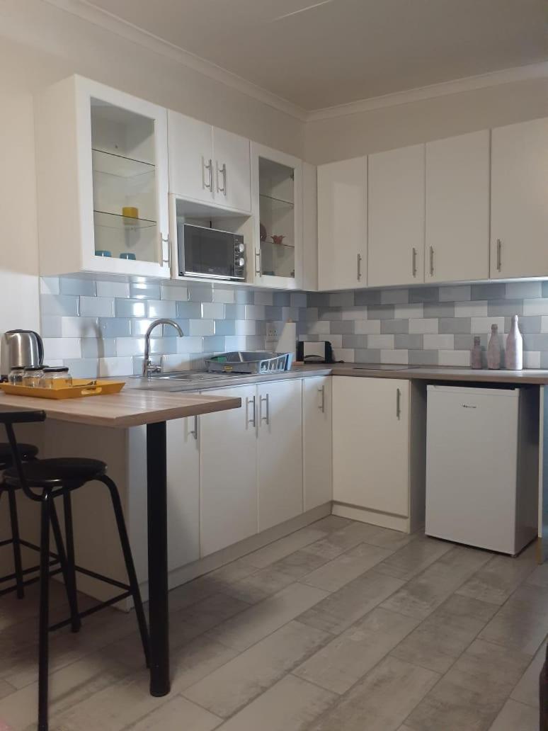 One-Bedroom Apartment - Photo 3