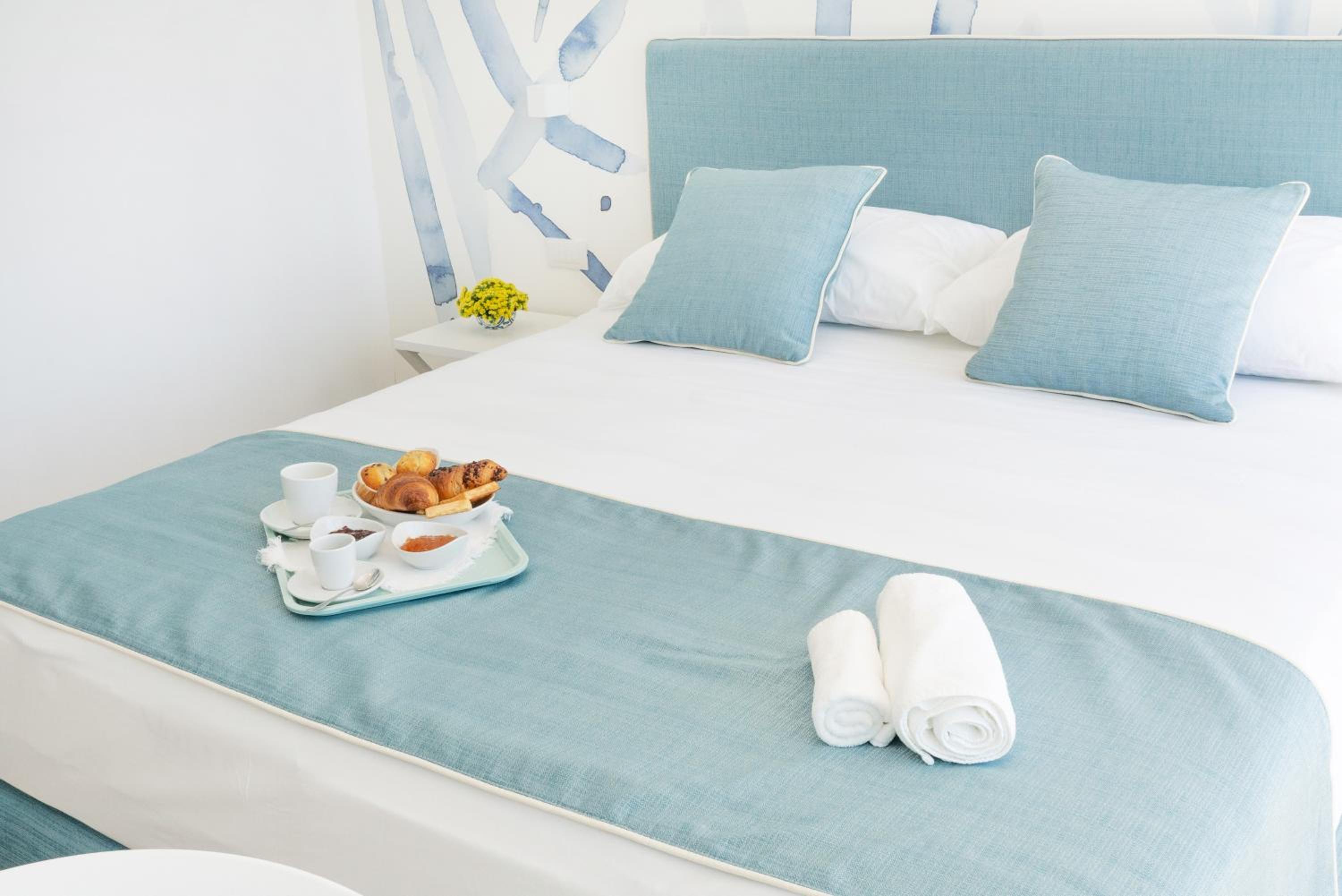 Deluxe Double or Twin Room with Sea View - Photo 6