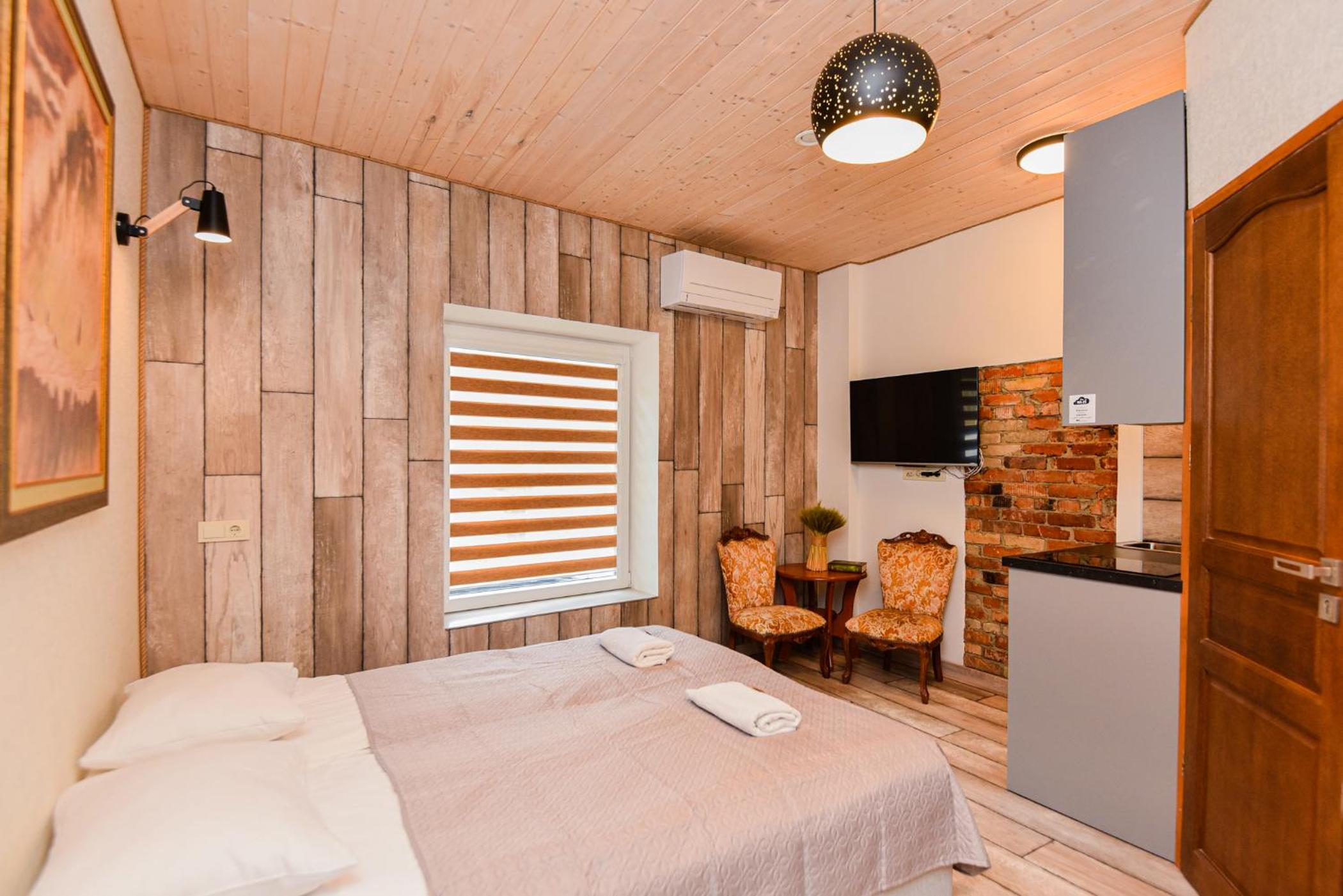 Studio Apartment - Photo 4