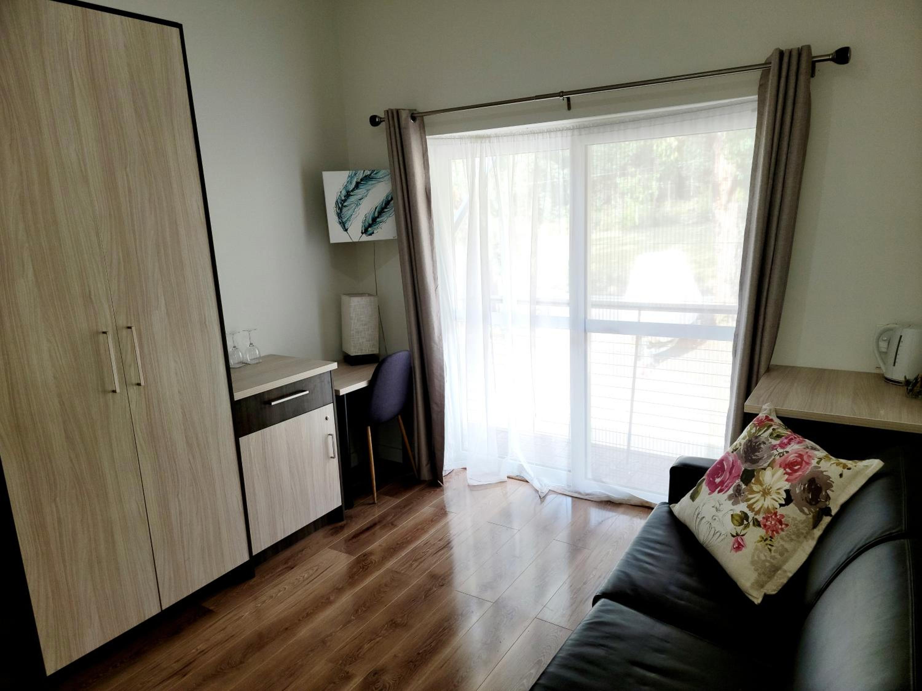 King Suite with Spa Bath photo 3