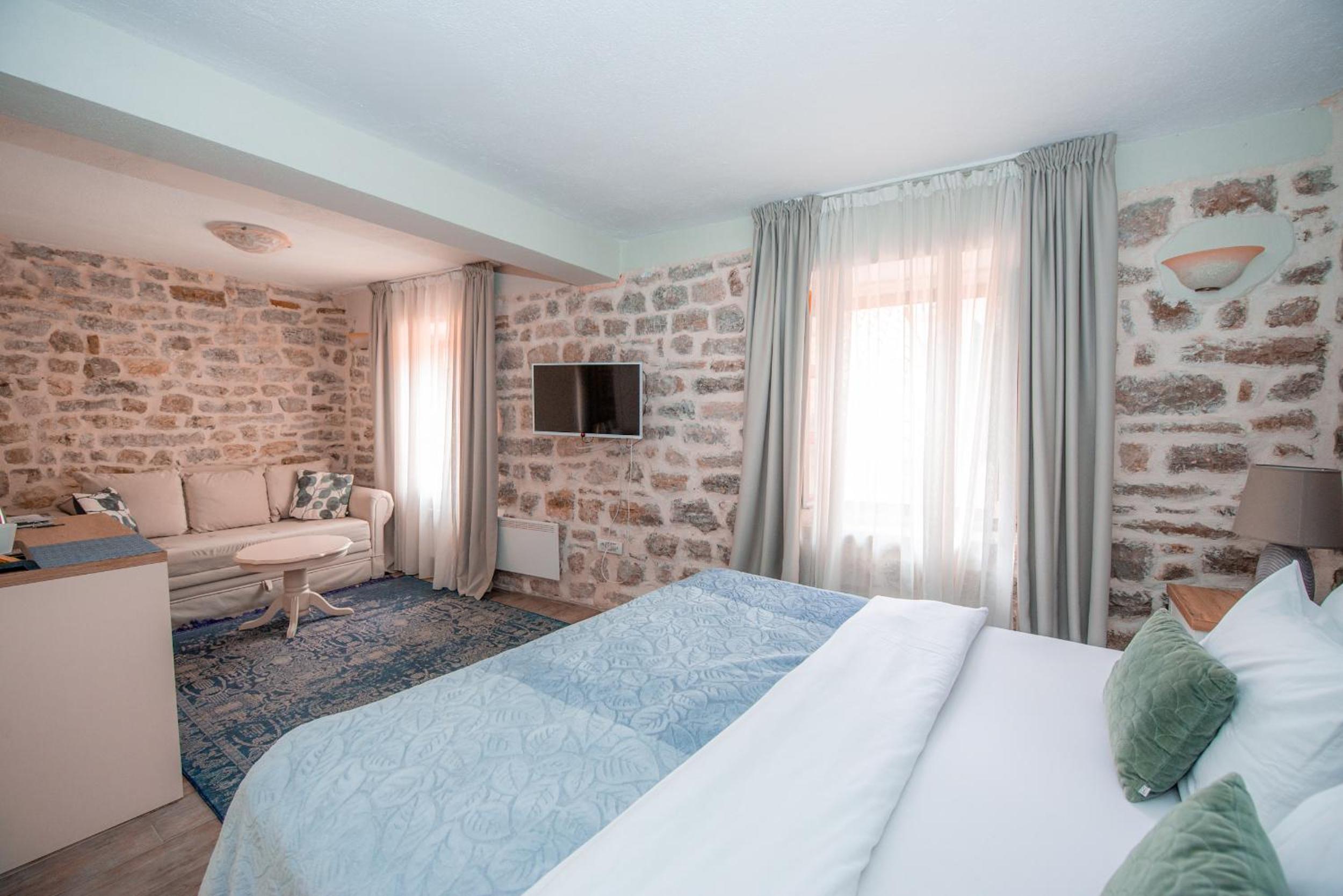 Deluxe Double Room with Extra Bed