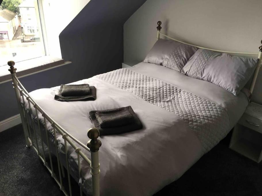 One-Bedroom Apartment - Photo 2