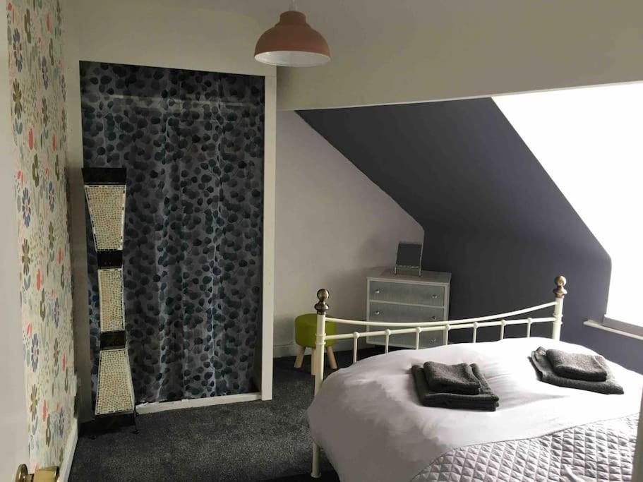 One-Bedroom Apartment - Photo 3