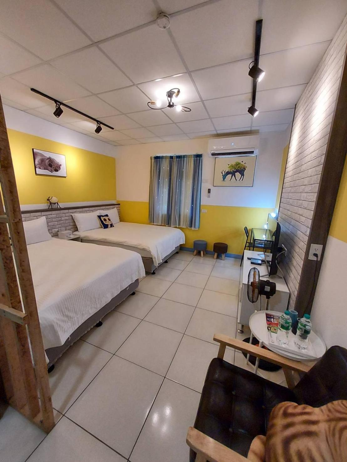 Twin Room with Private Bathroom photo 1
