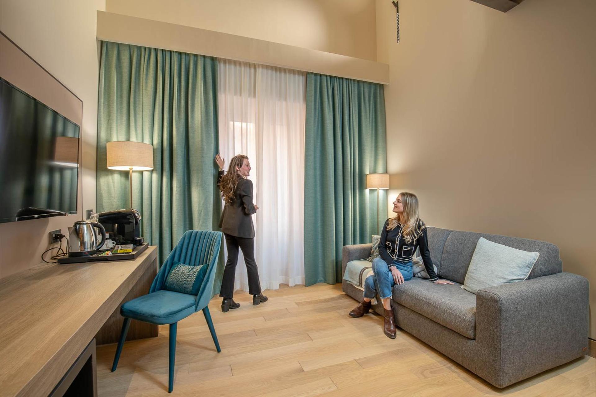 Suite - Photo 11