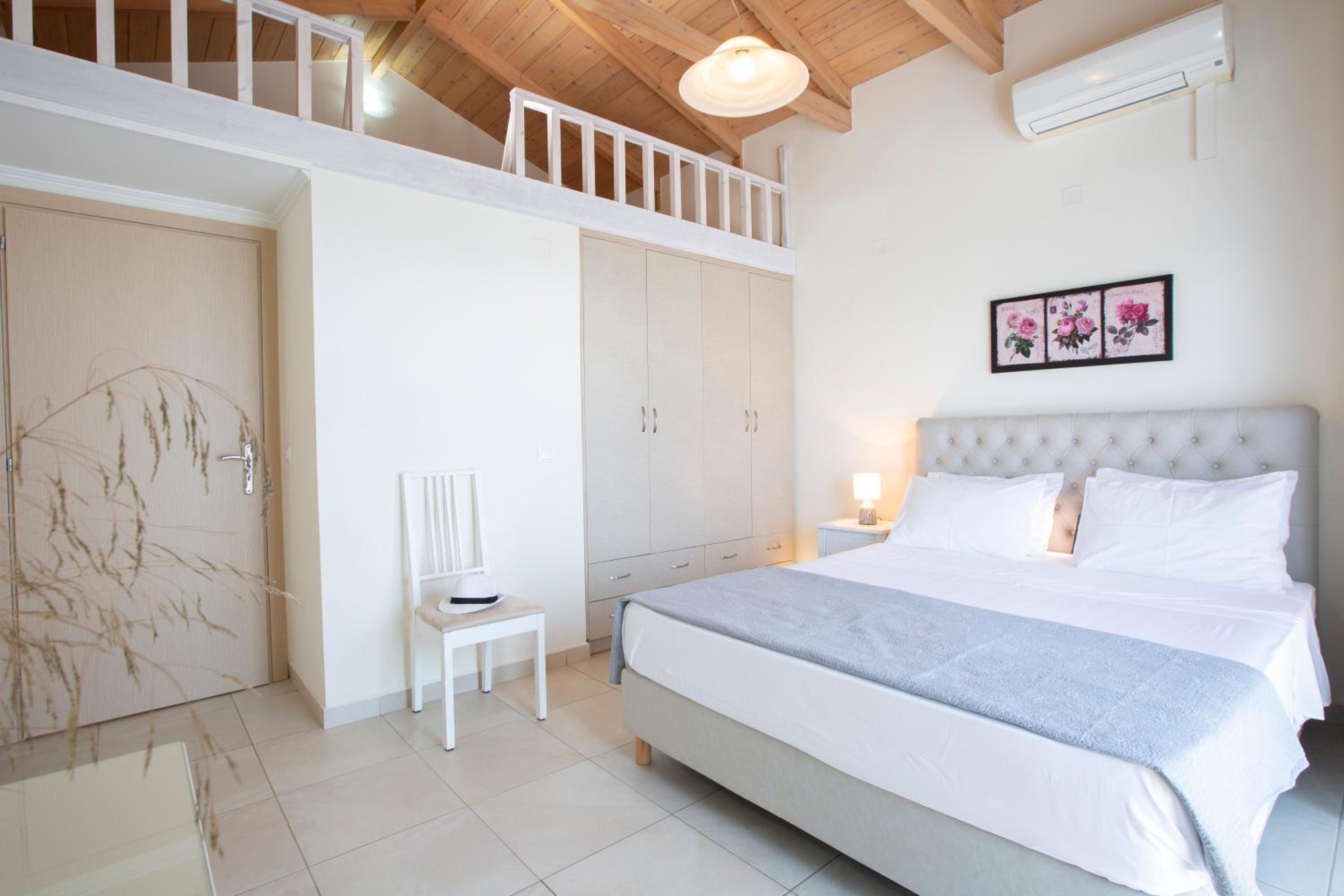 Villa with Private Pool photo 2