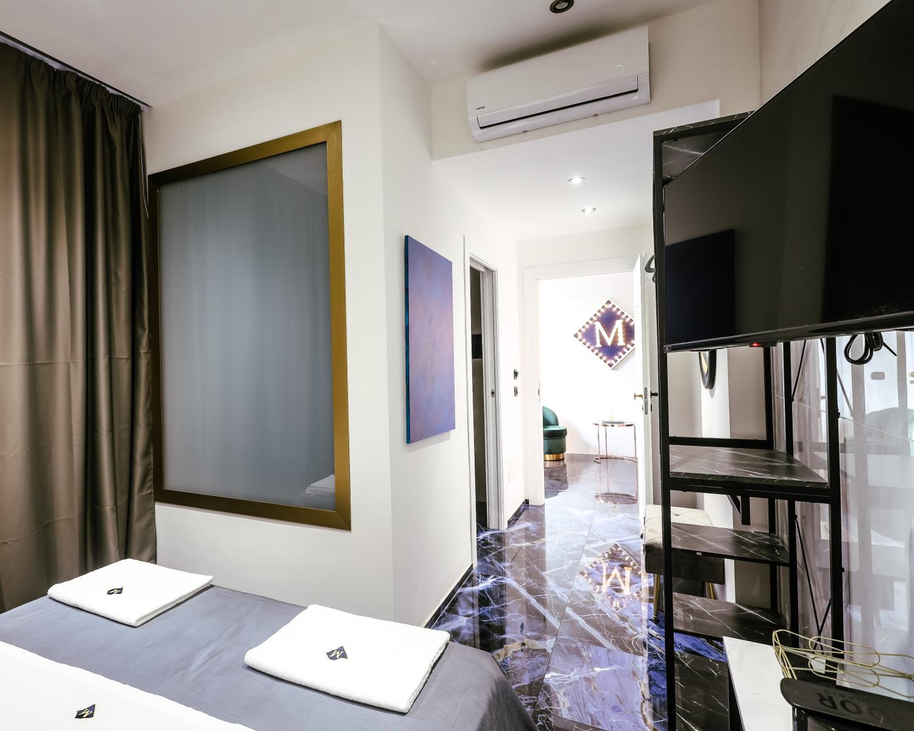 Deluxe Double Room - Photo 1