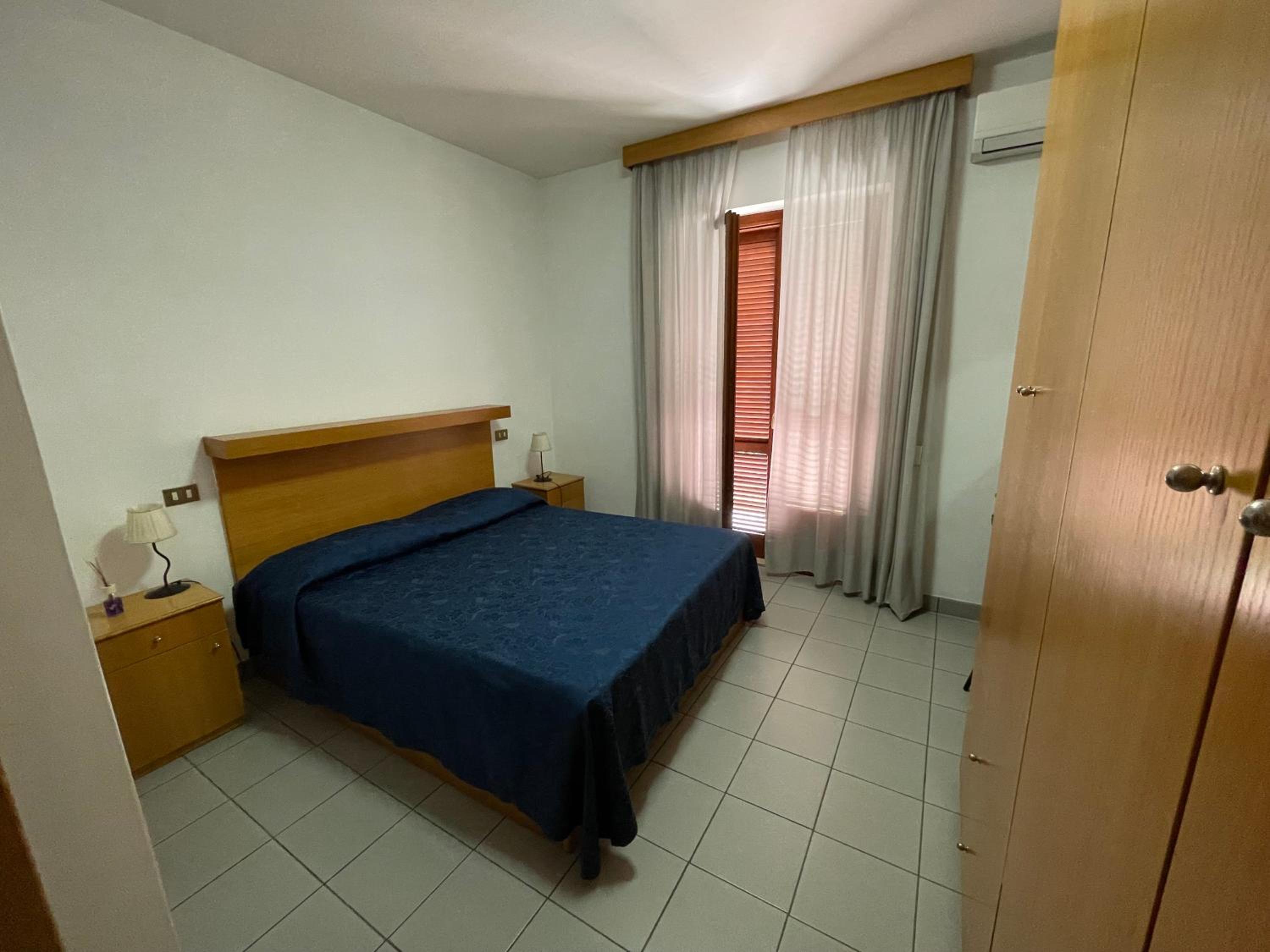 Large Double Room photo 1