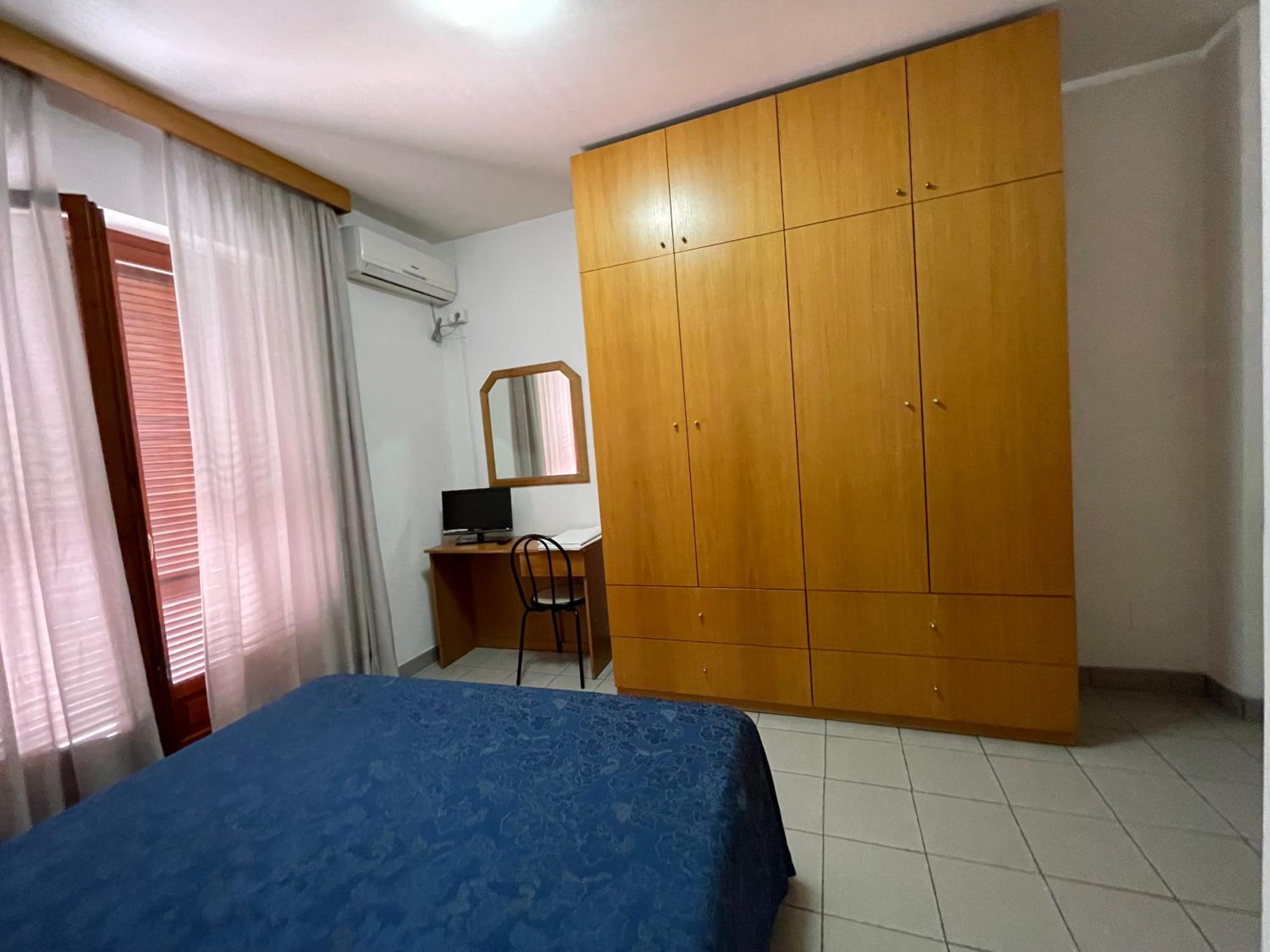 Large Double Room photo 3