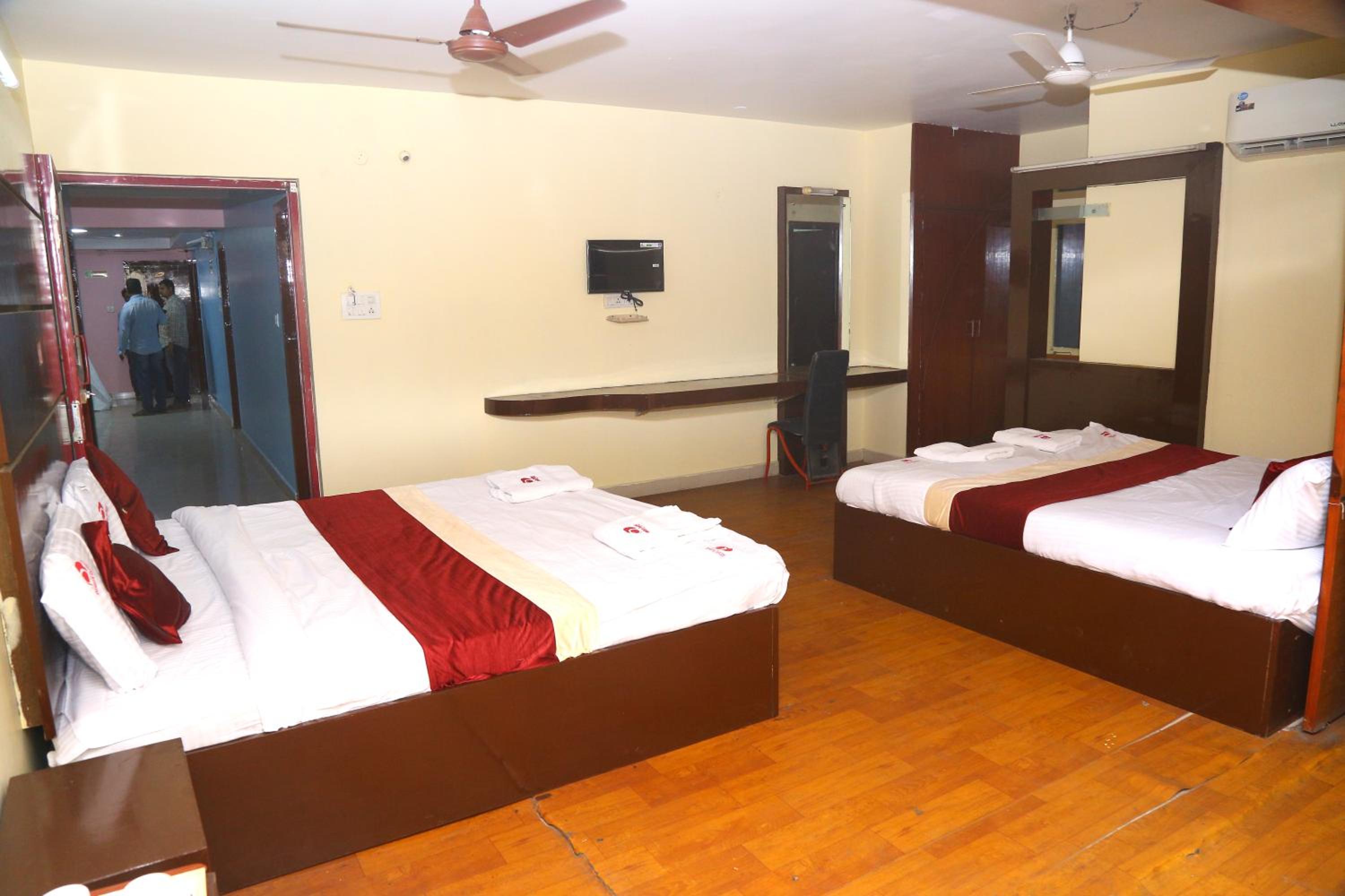 Superior Quadruple Room photo 3