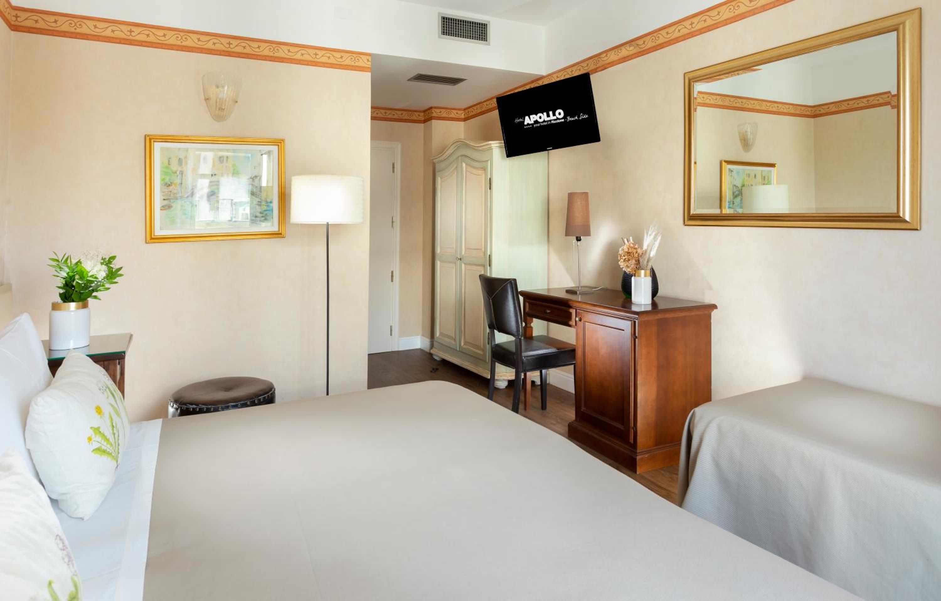 Superior Triple Room with Sea View - Photo 5