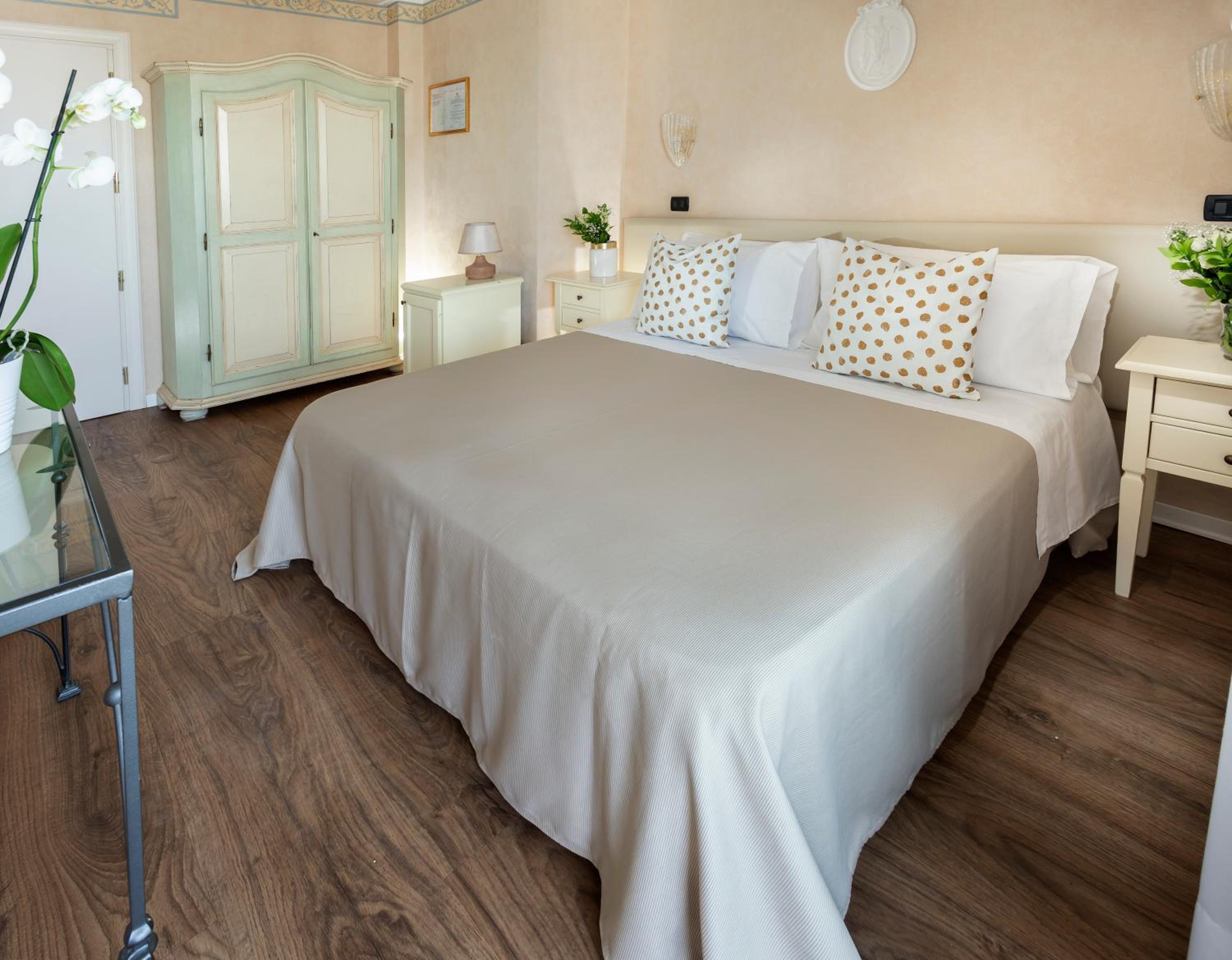 Superior Double or Twin Room - Photo 2
