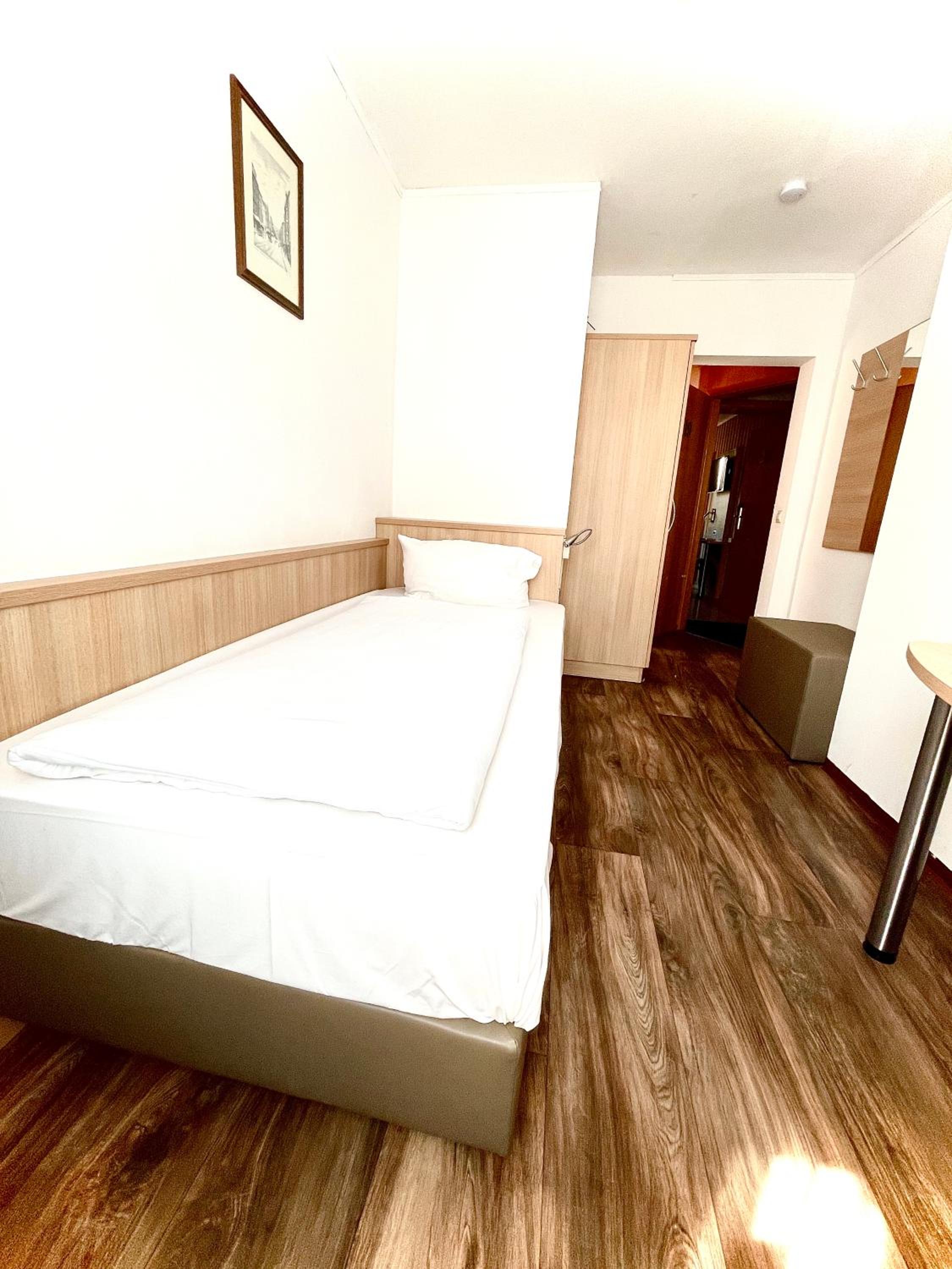 Single Room - Photo 22