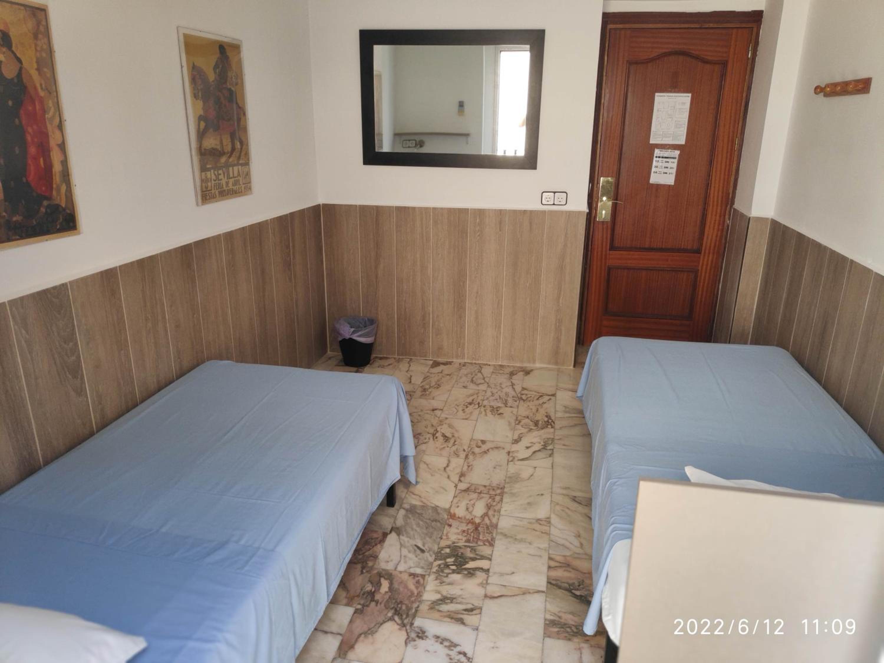 Habitación Doble con Baño Compartido