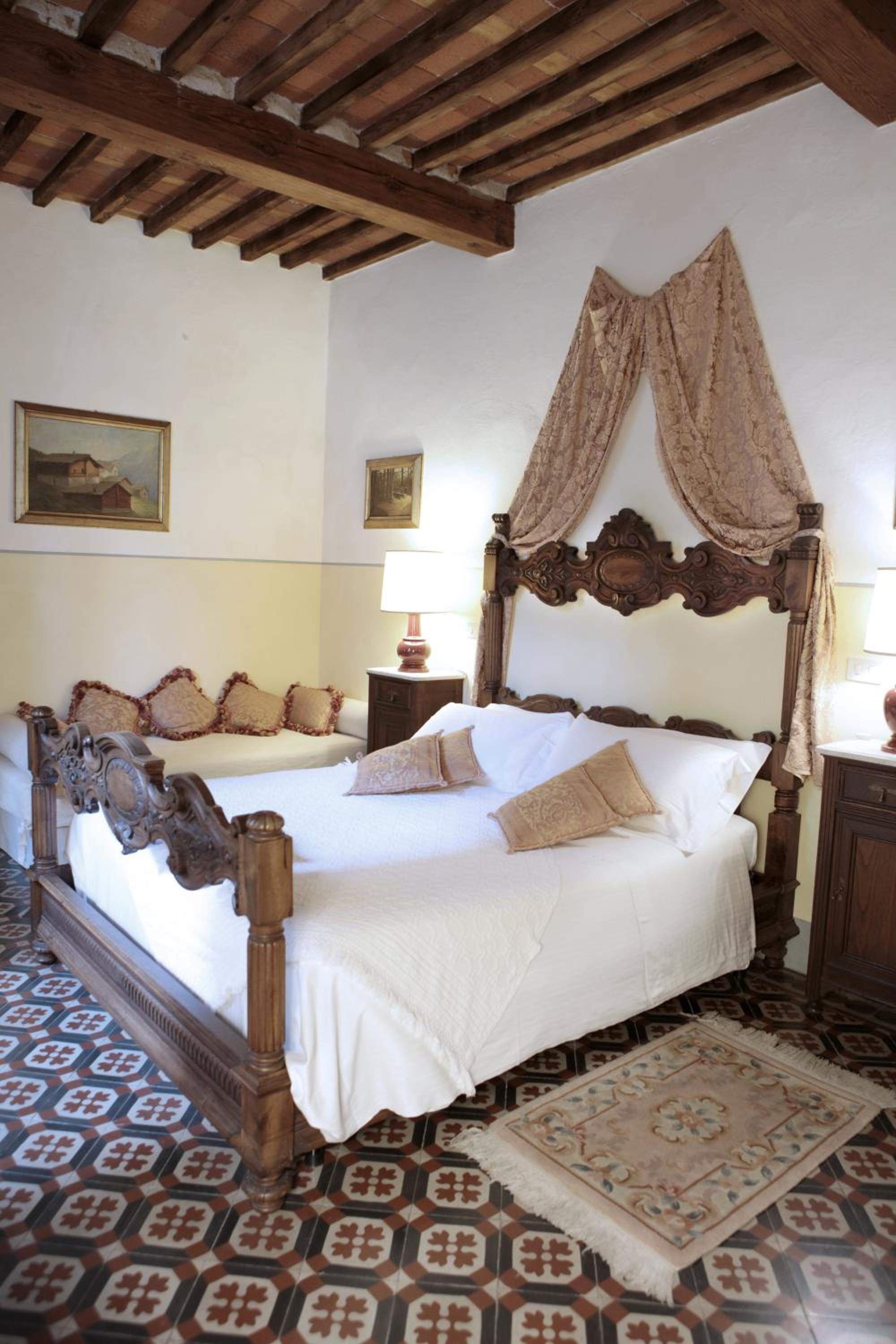 Classic Triple Room - Photo 6