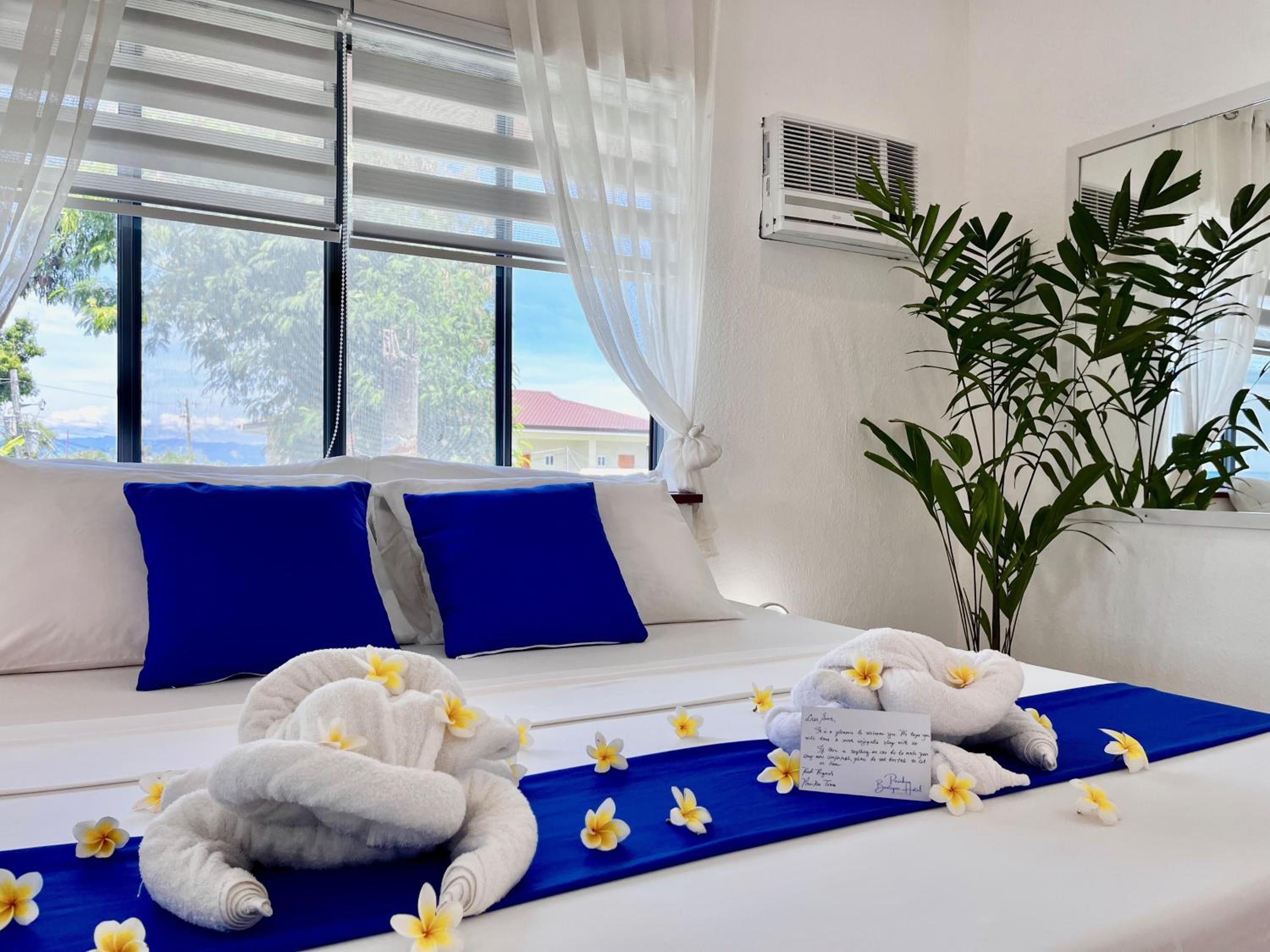 Standard King Room - Photo 8